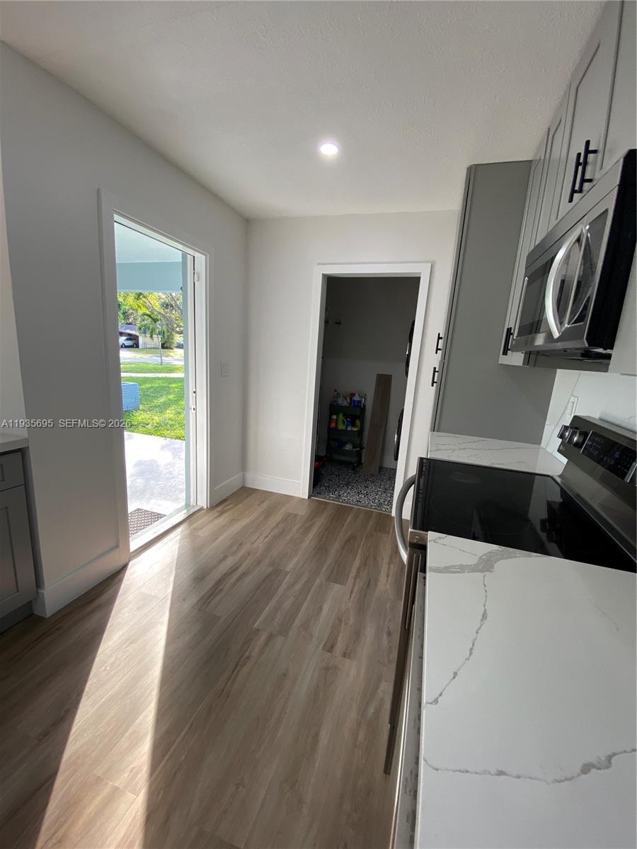 PLANTATION SUNRISE HEIGHT - Residential Lease