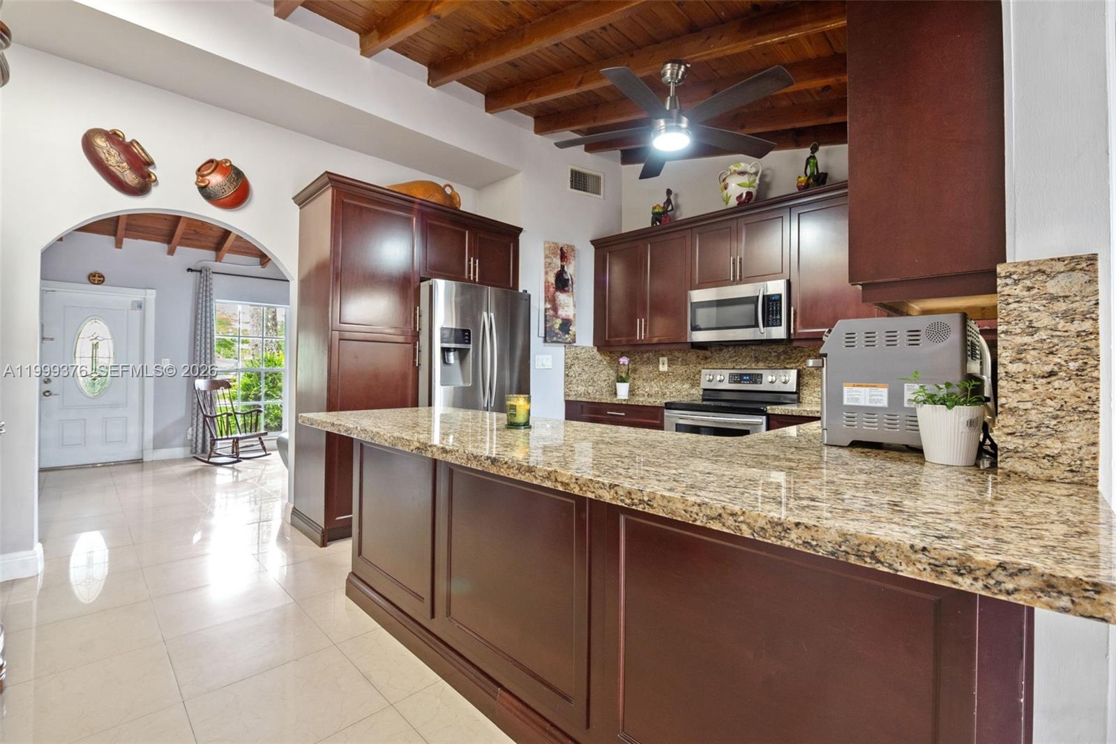 LAUDERDALE GOLF ESTATES - Residential