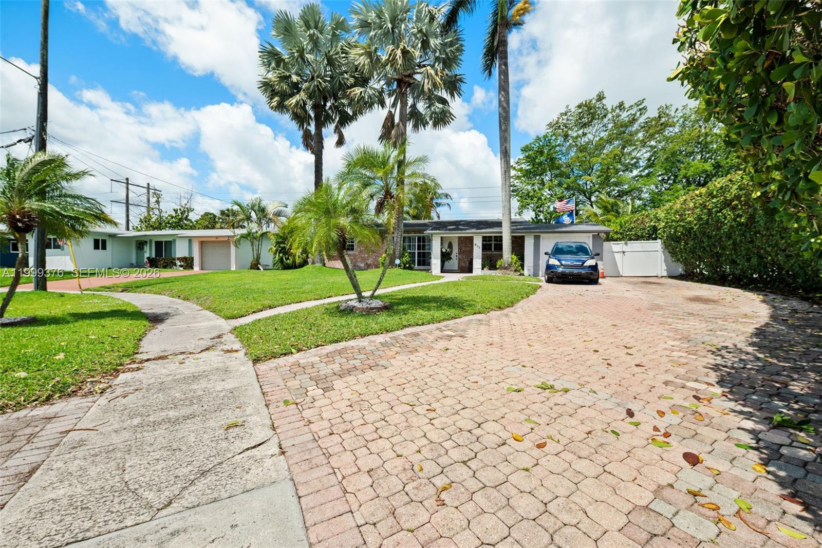 Beautiful single-story pool home in desirable Lauderdale Golf Estates. Bright, open living area with abundant natural light and multiple windows and doors overlooking the pool. Spacious outdoor area features a pool and covered/shaded space, perfect for entertaining and relaxing. Backyard offers direct access to trail, ideal for jogging or biking.

Property features 3 bedrooms plus an additional in-law suite, suitable for guests, office, or extra living space. Large driveway provides ample parking. Quiet neighborhood conveniently located near major highways, the airport, and approximately 15 minutes to the beach.

Owner occupied. Easy to show by appointment.