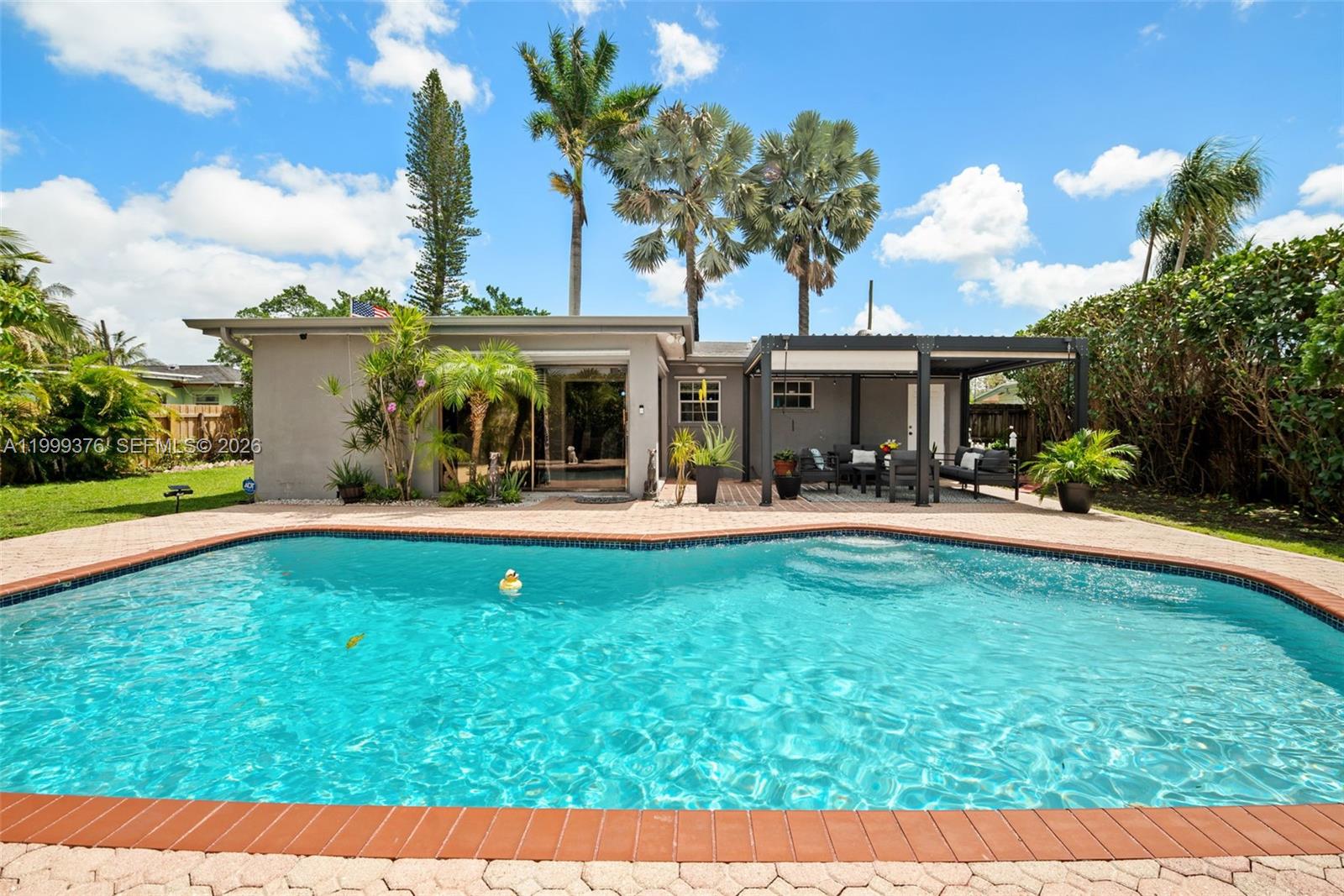 LAUDERDALE GOLF ESTATES - Residential
