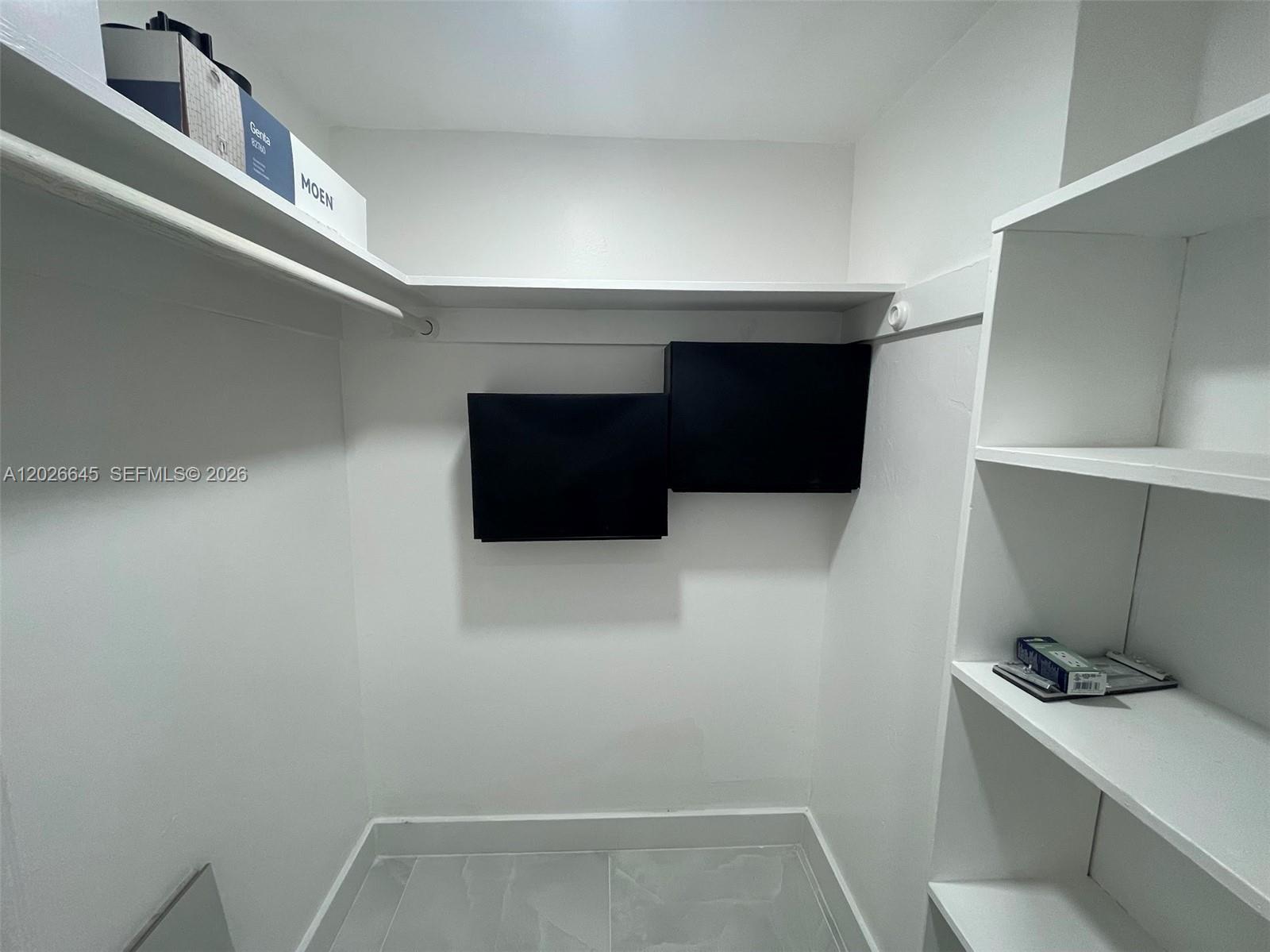 BUCKLEY TOWERS CONDO - EA - Residential Lease
