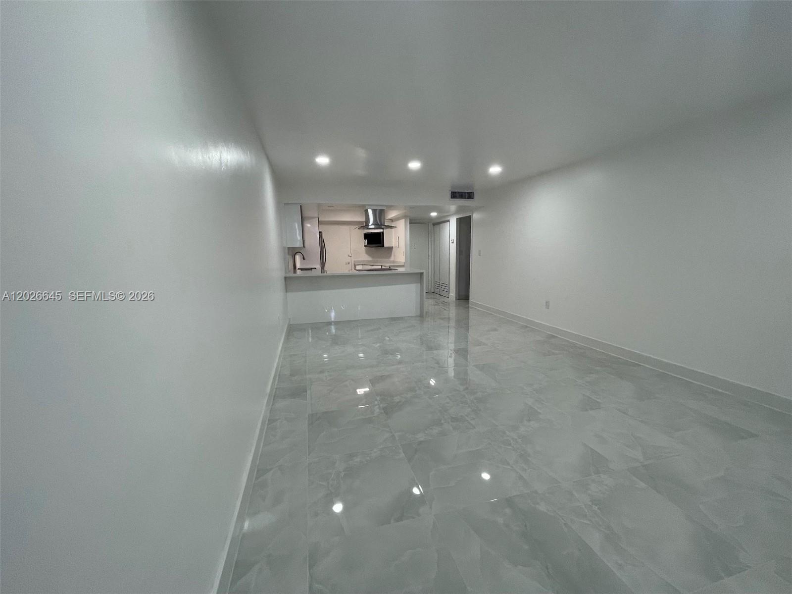 BUCKLEY TOWERS CONDO - EA - Residential Lease