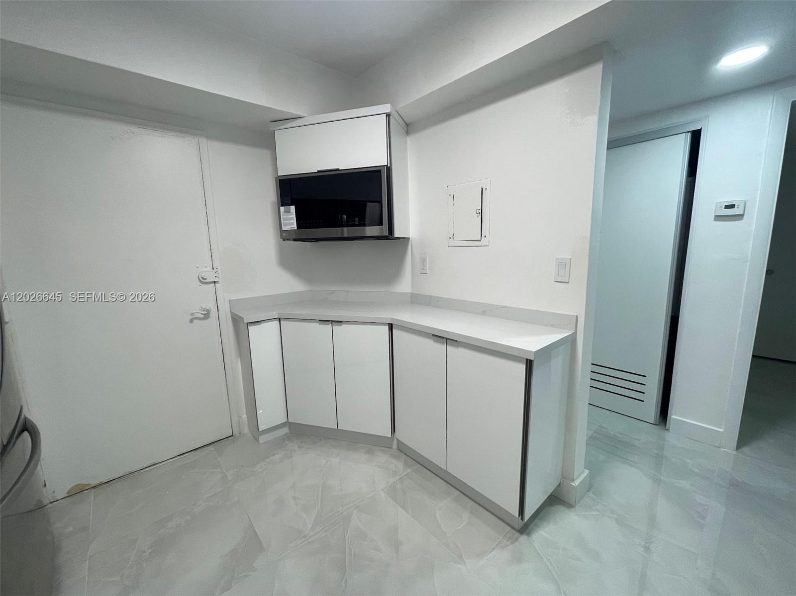 BUCKLEY TOWERS CONDO - EA - Residential Lease