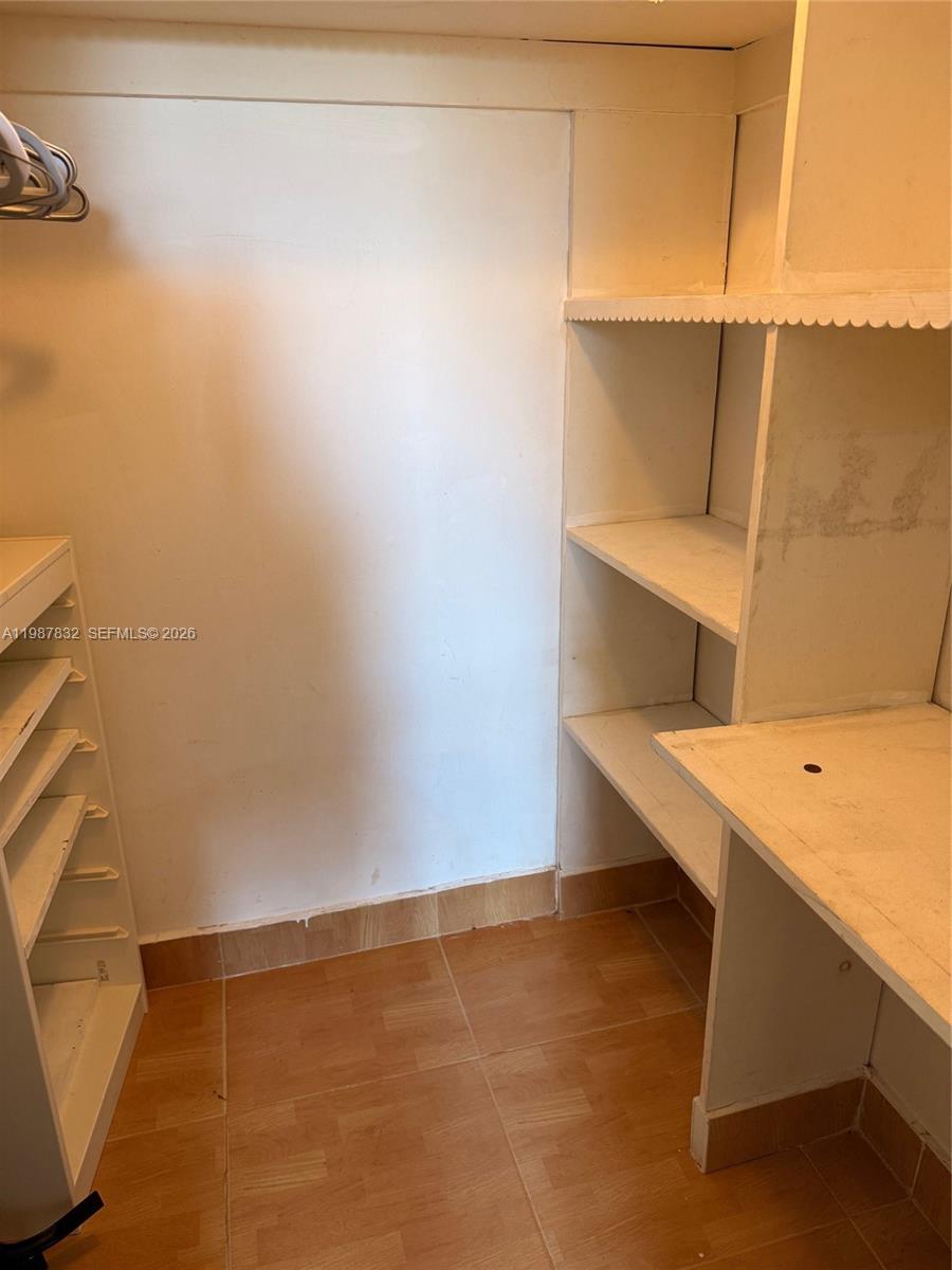 MEADOWBROOK TOWERS CONDO - Residential Lease