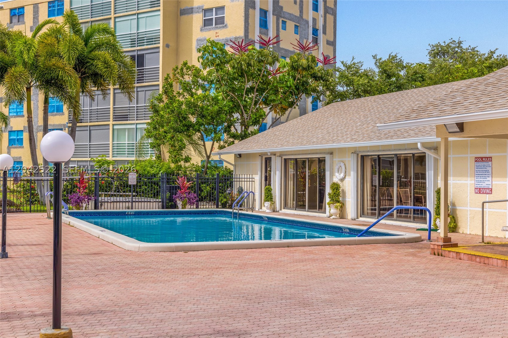 MEADOWBROOK LAKES VIEW CO - Residential Lease
