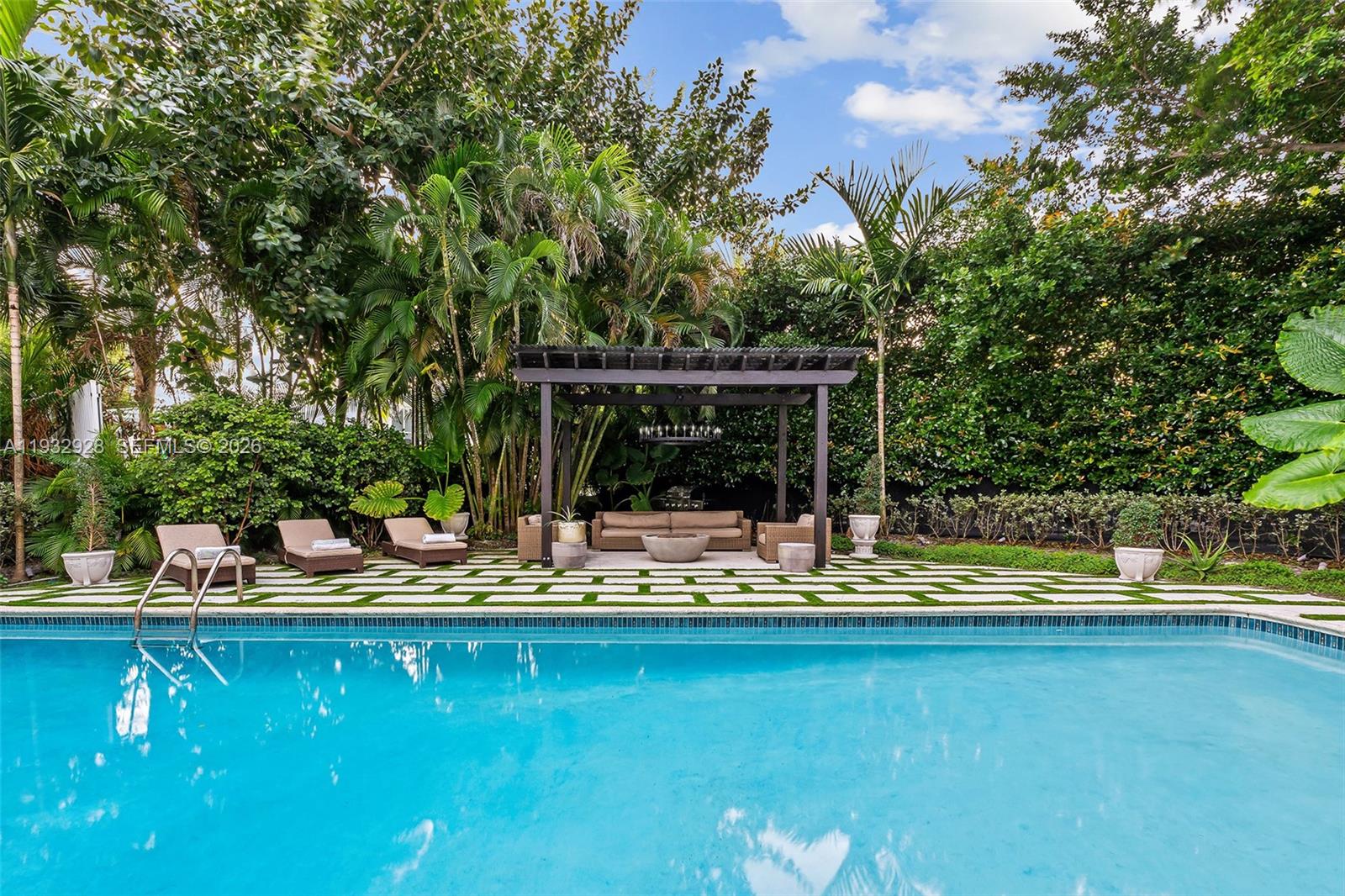 BAY POINT - Residential