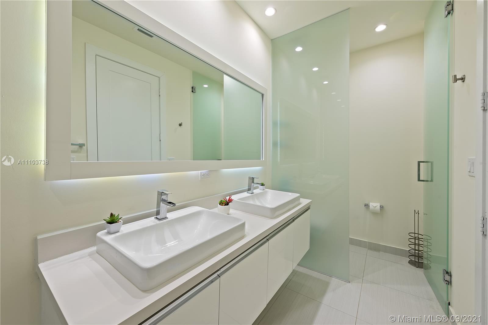 LANDMARK AT DORAL CONDO N - Residential Lease