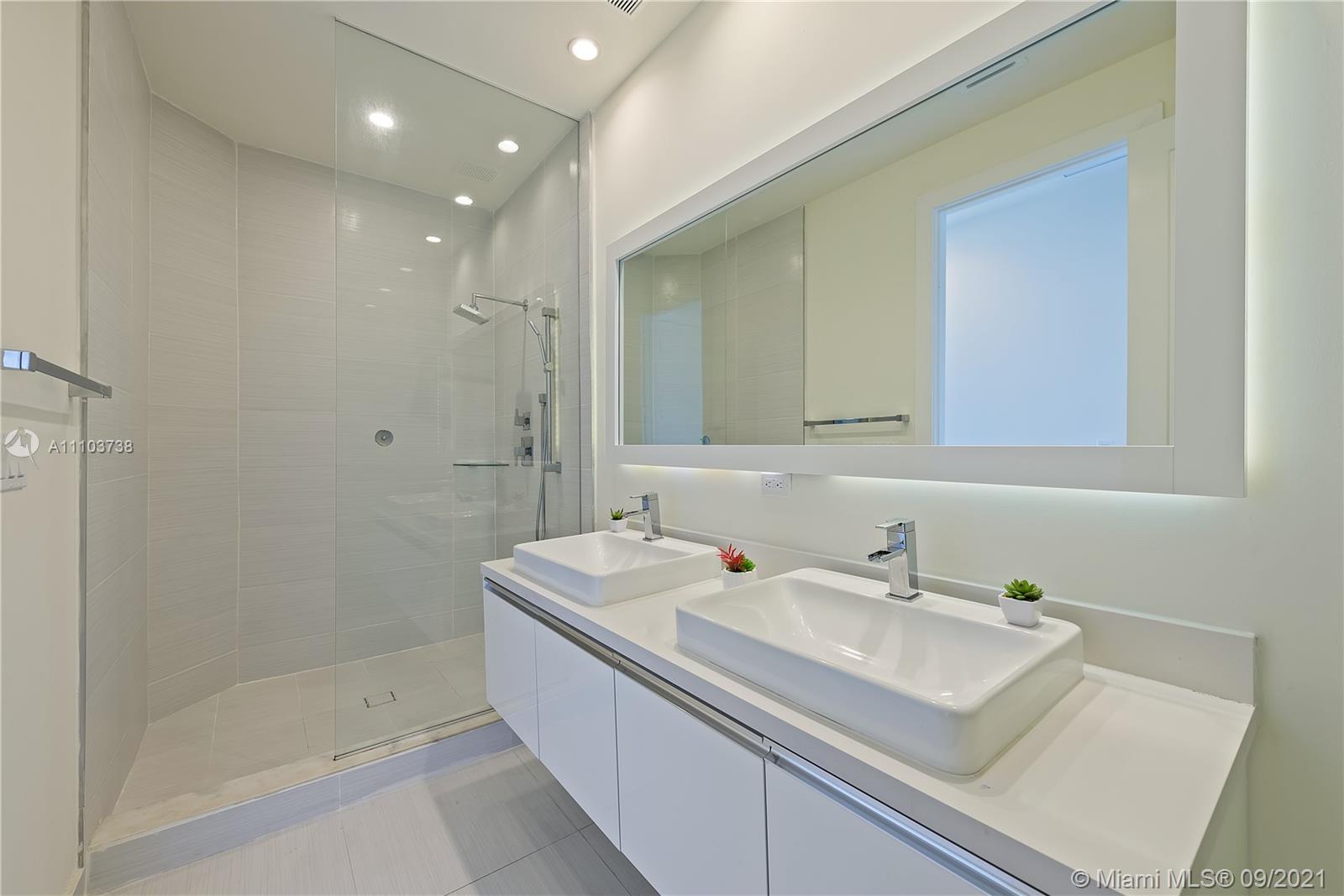 LANDMARK AT DORAL CONDO N - Residential Lease