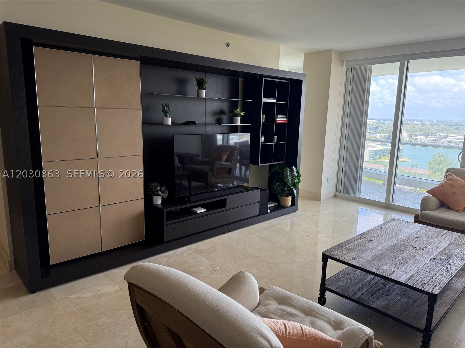 Williams Island - Residential