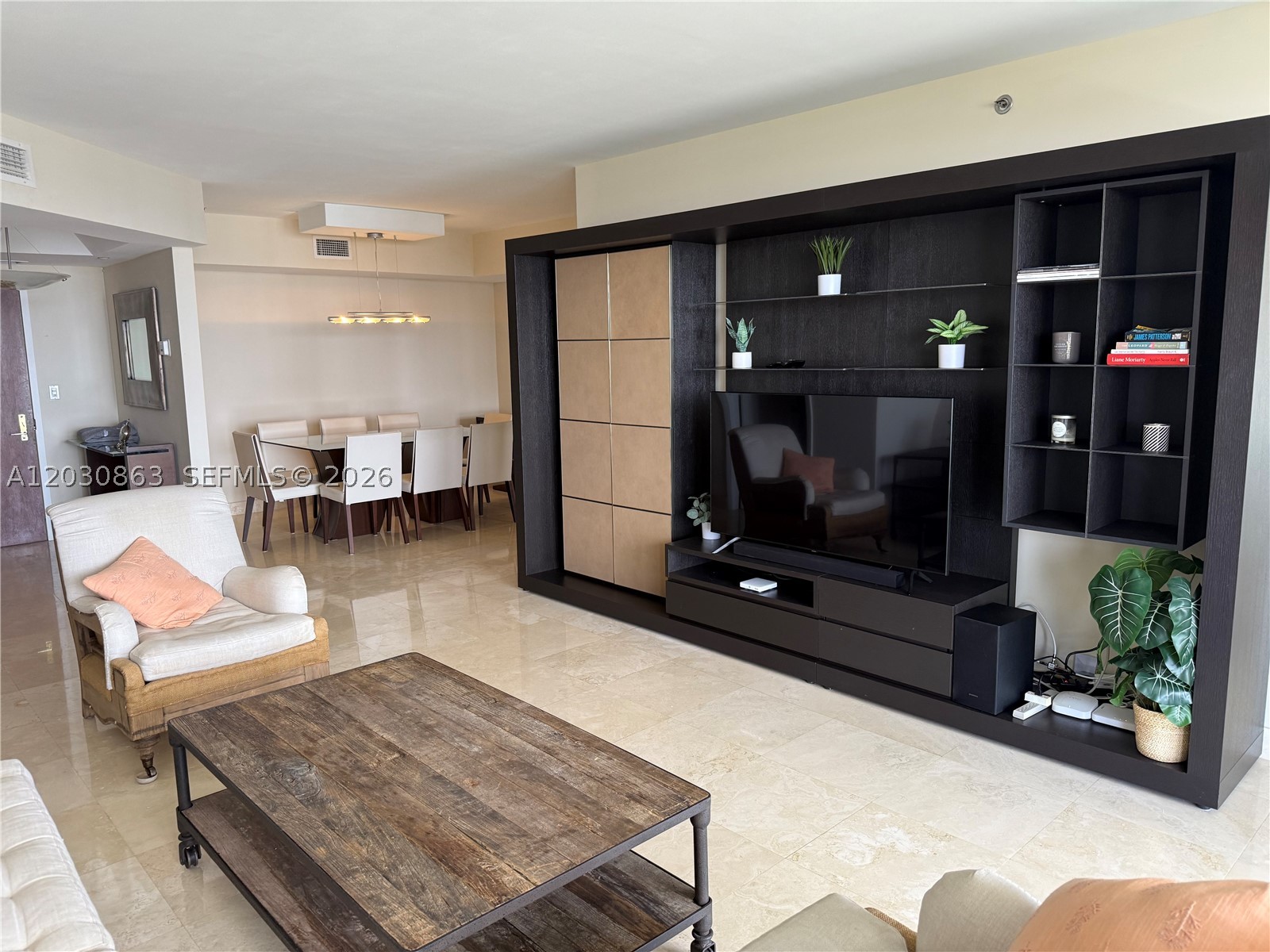 Williams Island - Residential