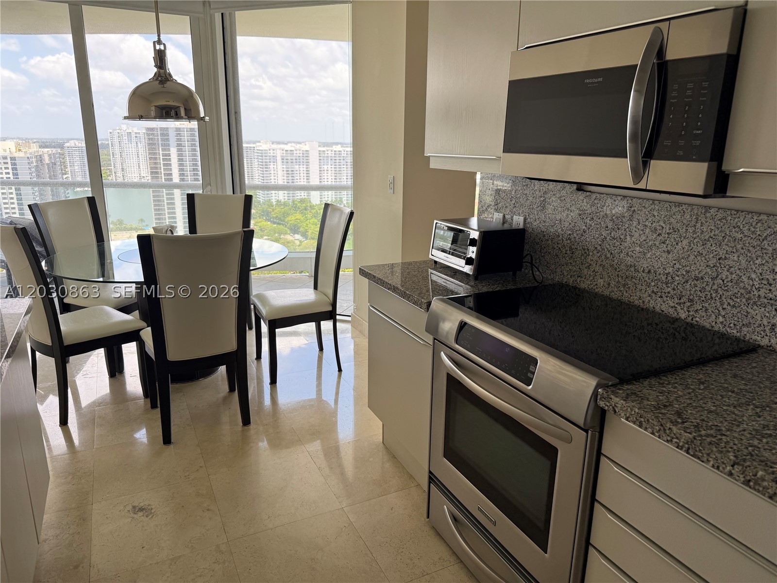 Williams Island - Residential