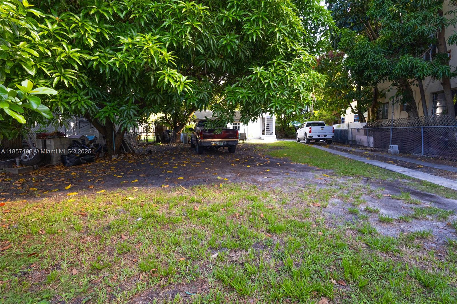 PALM GROVE - Residential Income