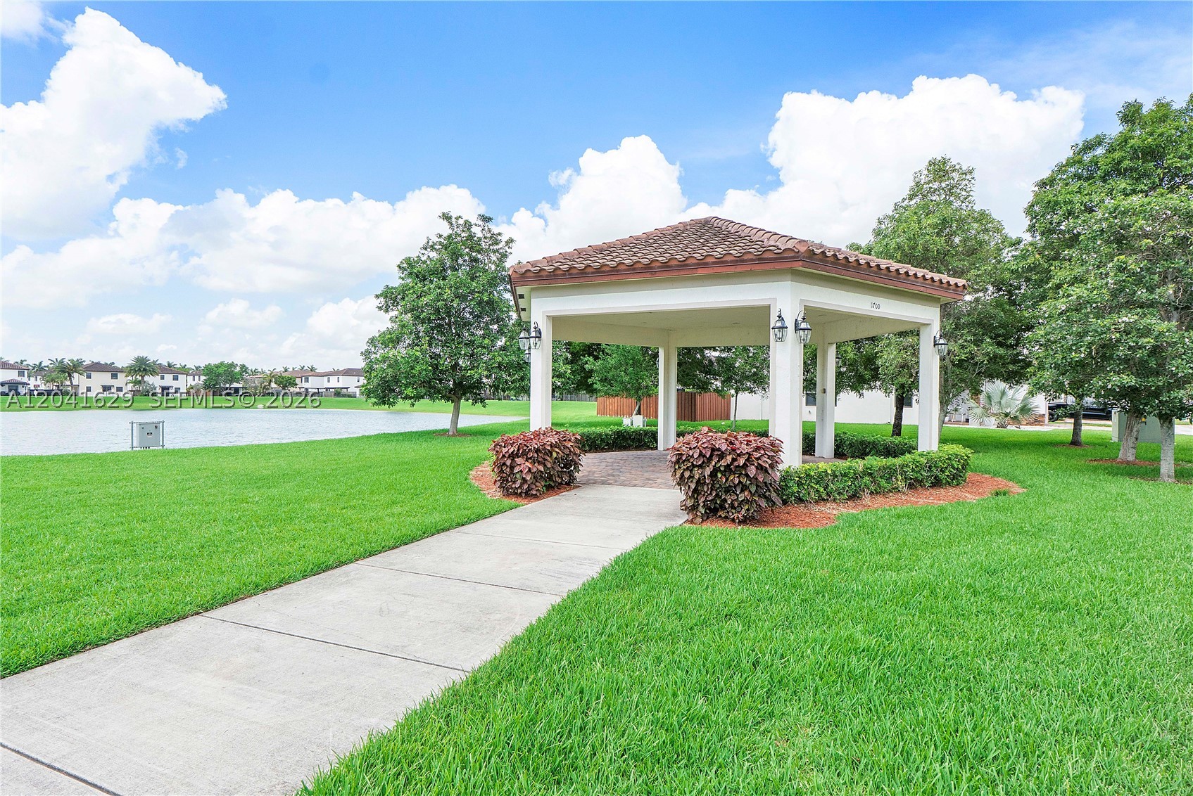 COCO PALM ESTATES - Residential