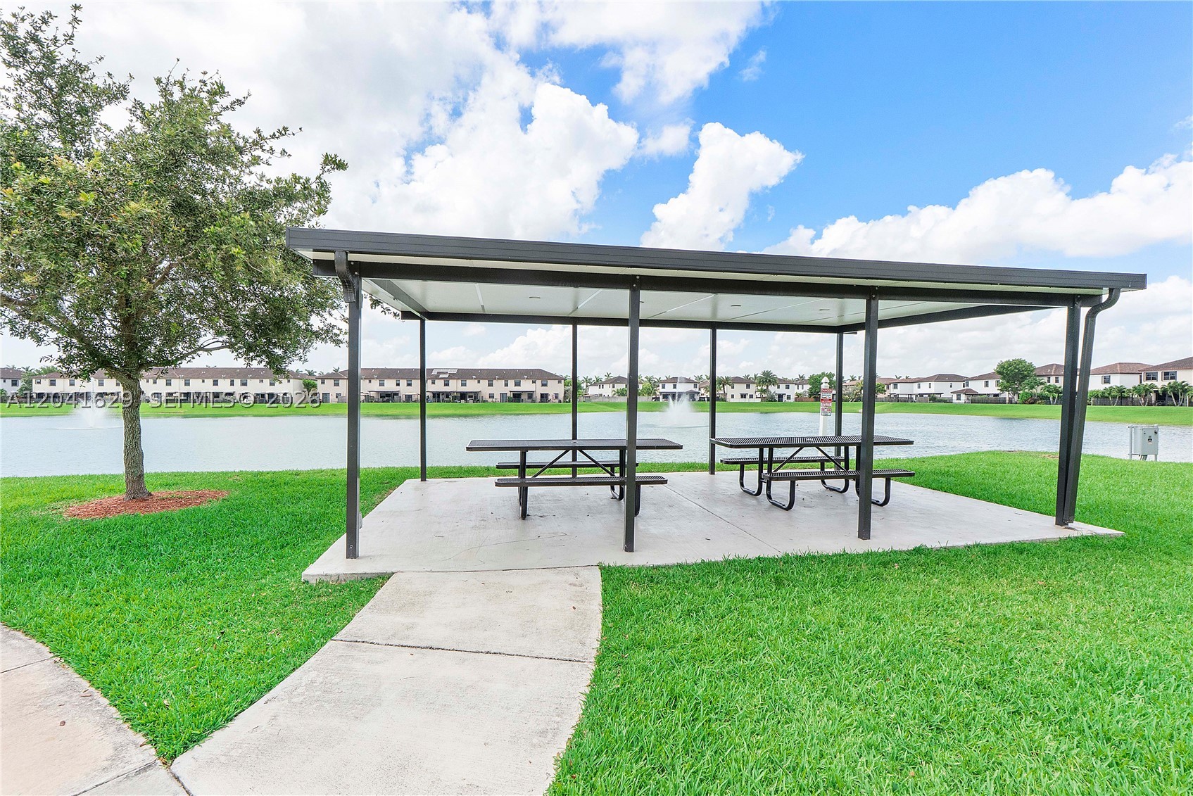 COCO PALM ESTATES - Residential