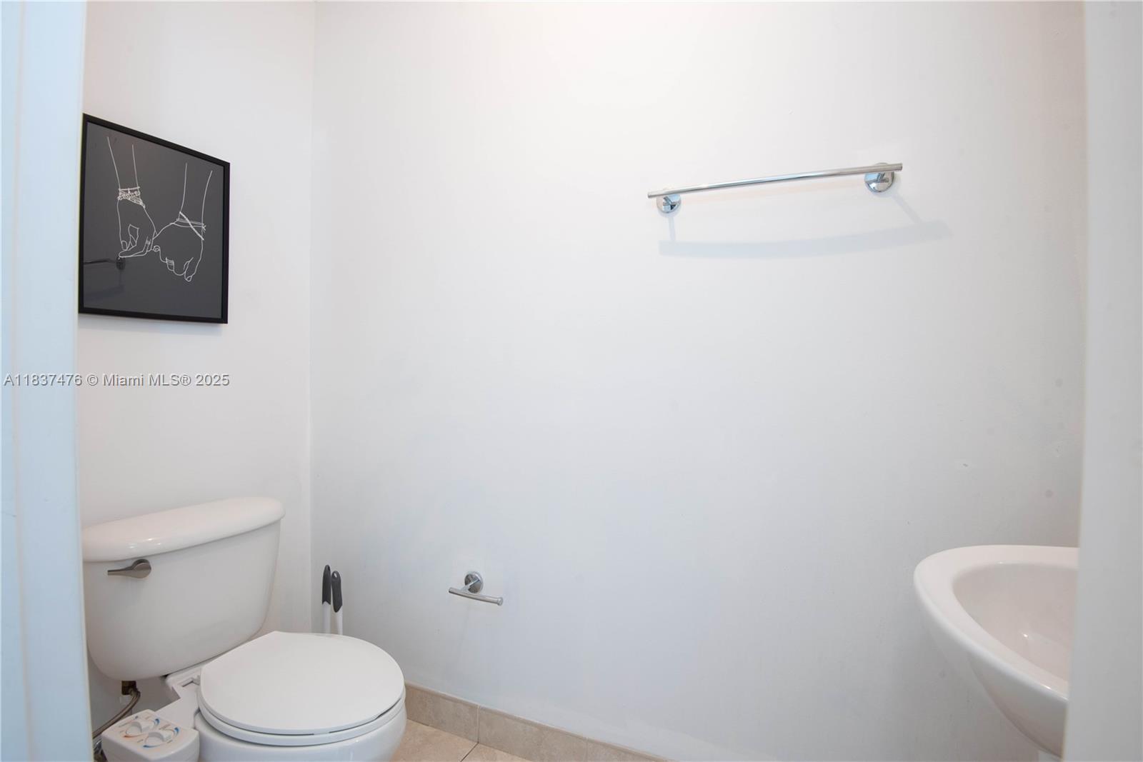 IVY CONDO - Residential
