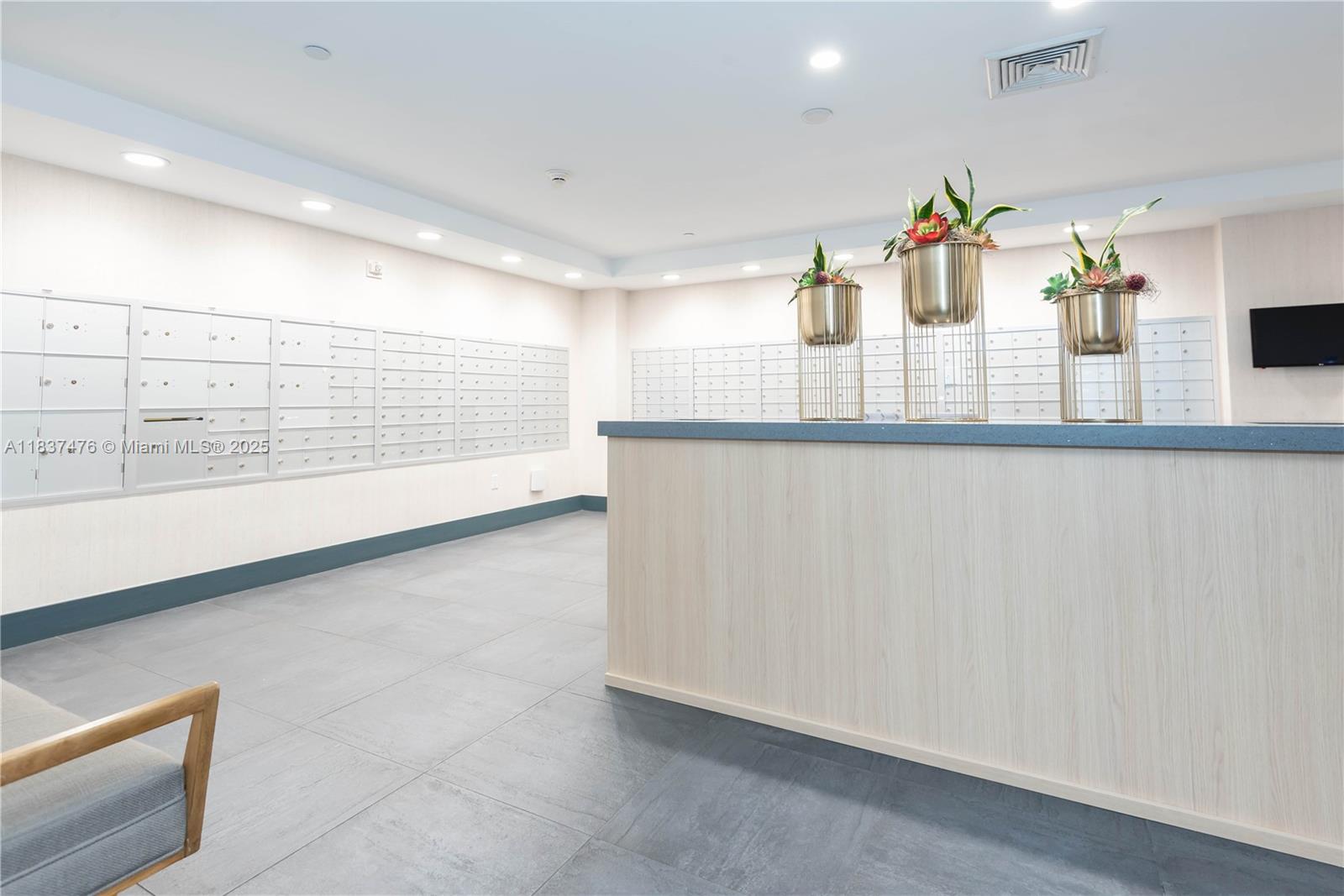 IVY CONDO - Residential