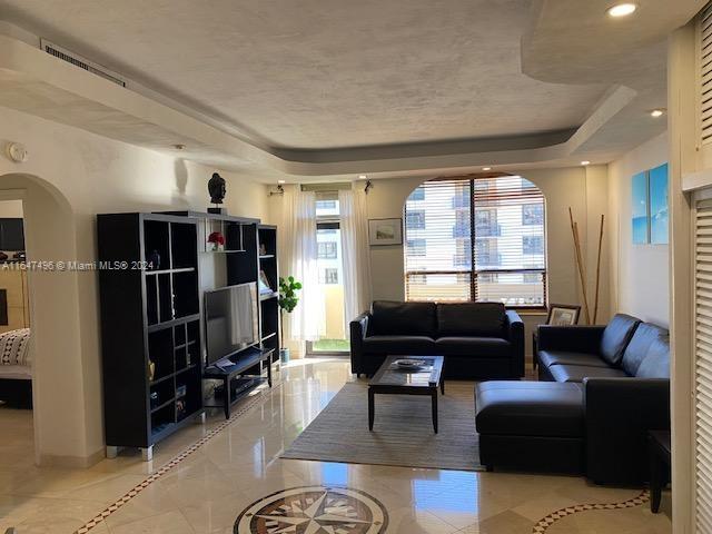 THE PLAZA OF BAL HARBOUR - Residential Lease