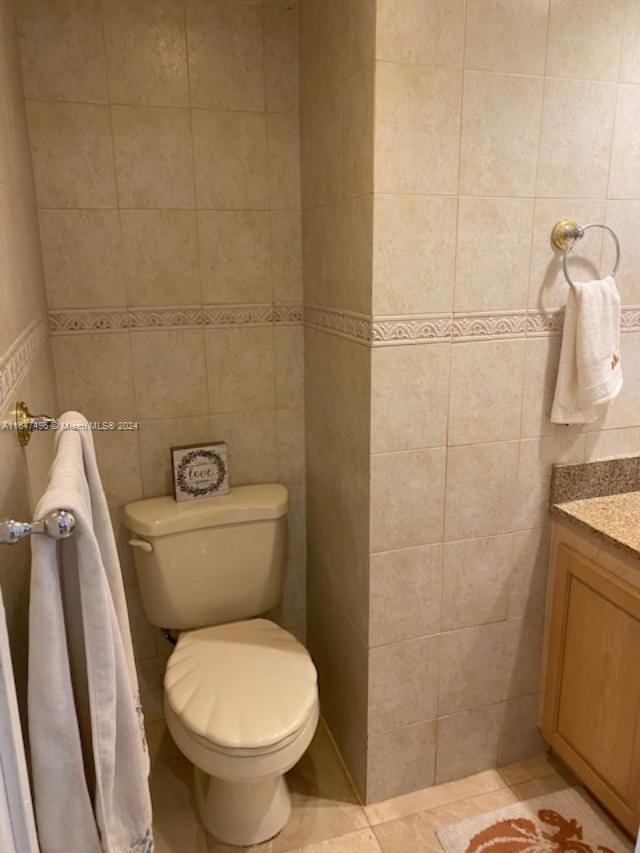 THE PLAZA OF BAL HARBOUR - Residential Lease