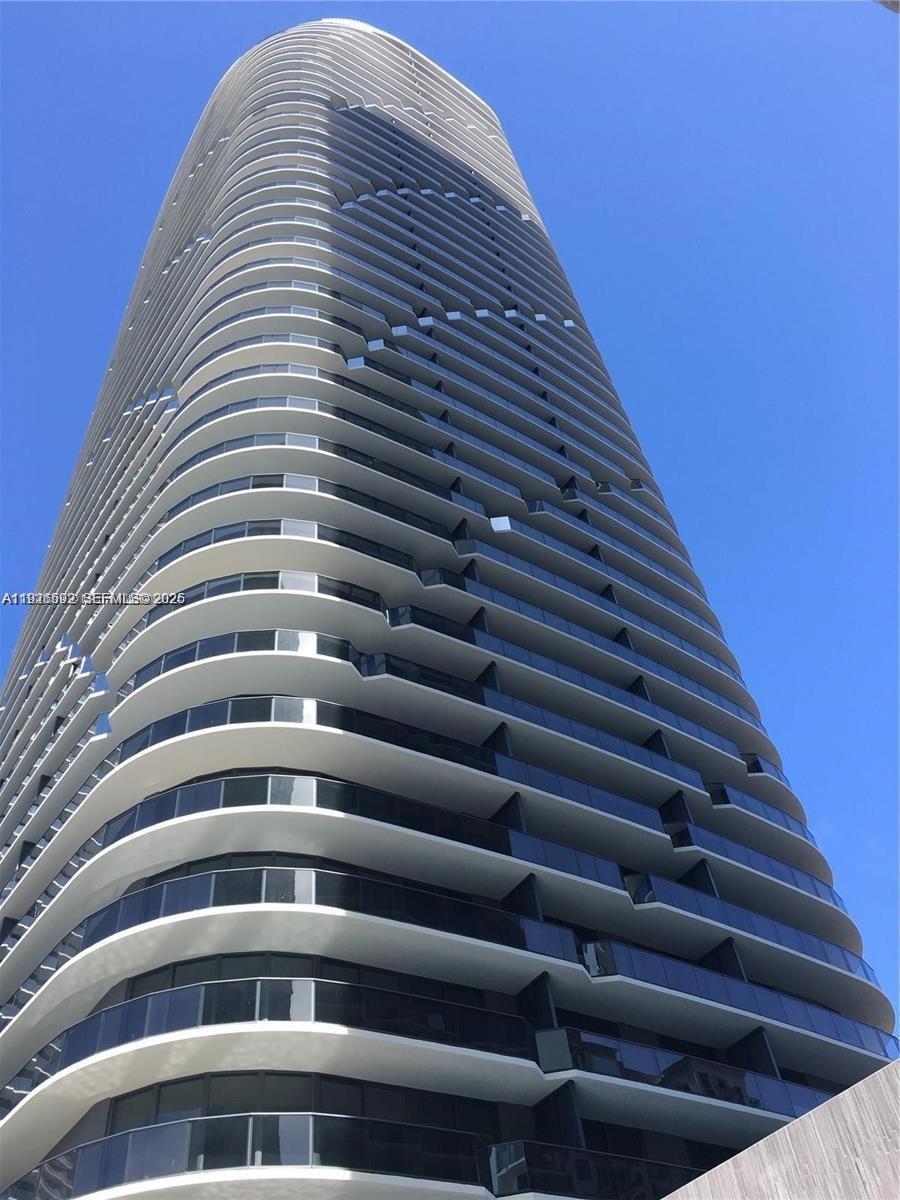 BRICKELL HEIGHTS EAST CON - Residential Lease