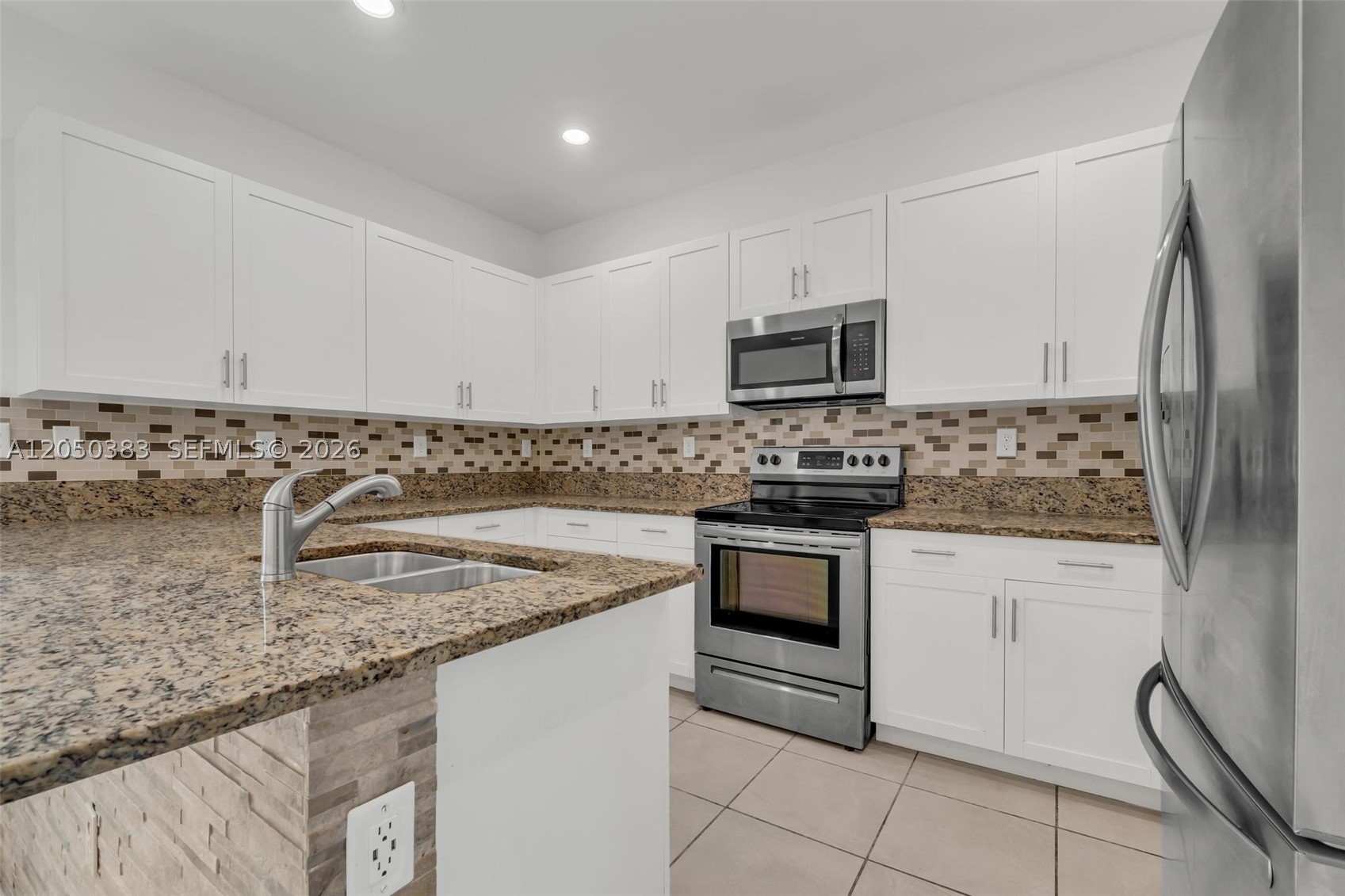 VIA VENTURA NEIGHBORHOOD - Residential