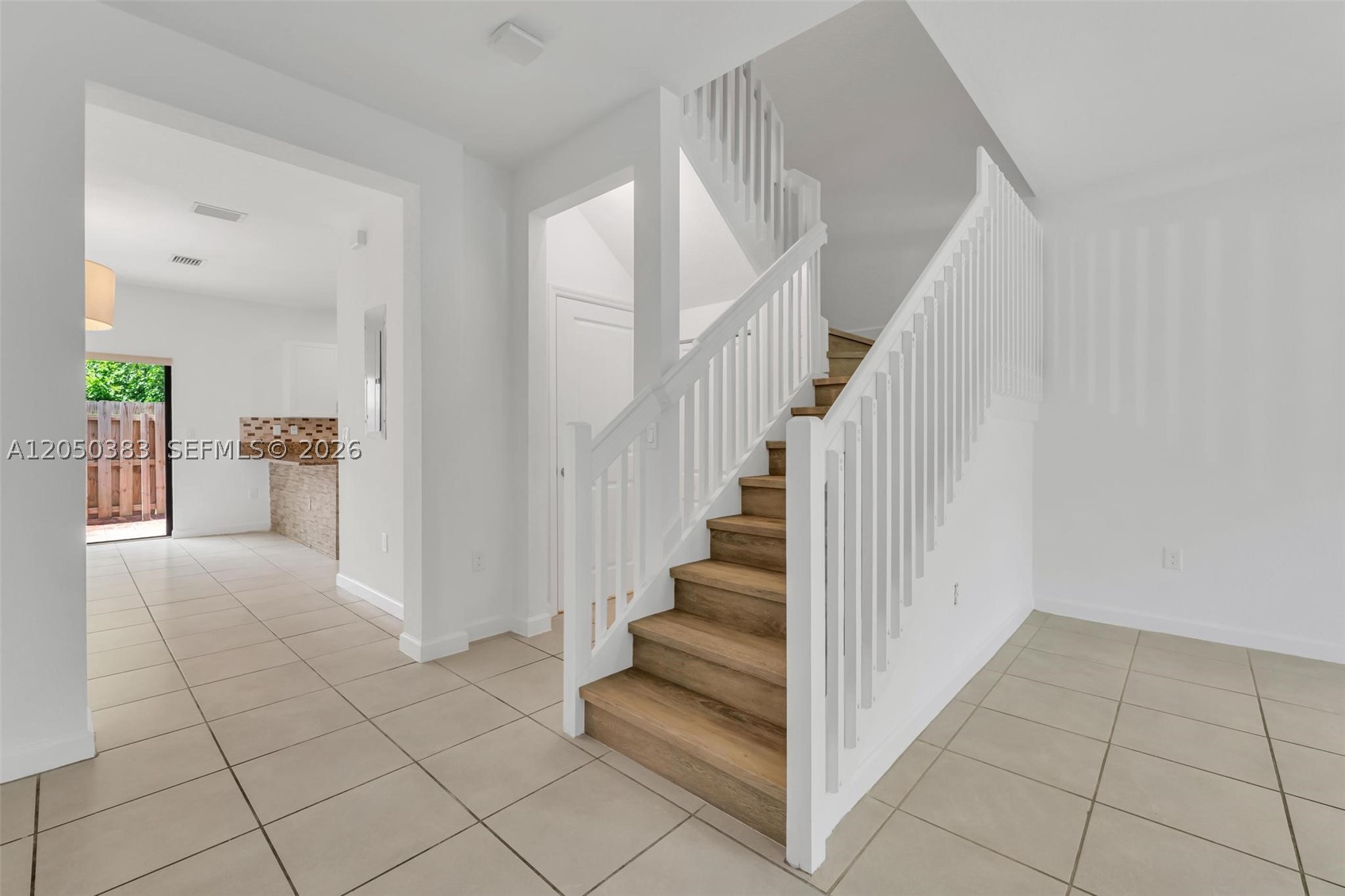 VIA VENTURA NEIGHBORHOOD - Residential