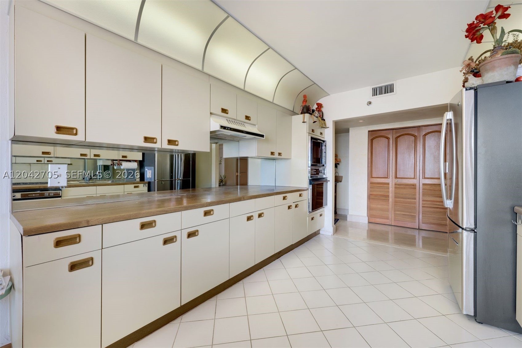 NINE ISLAND AVENUE CONDO - Residential