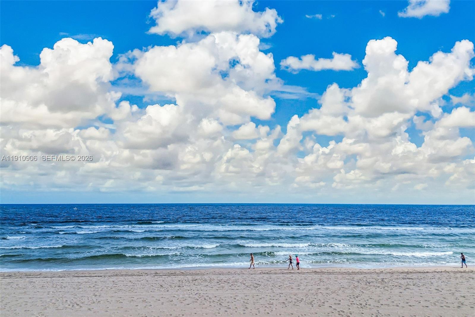 LUNA OCEAN RESIDENCES CON - Residential