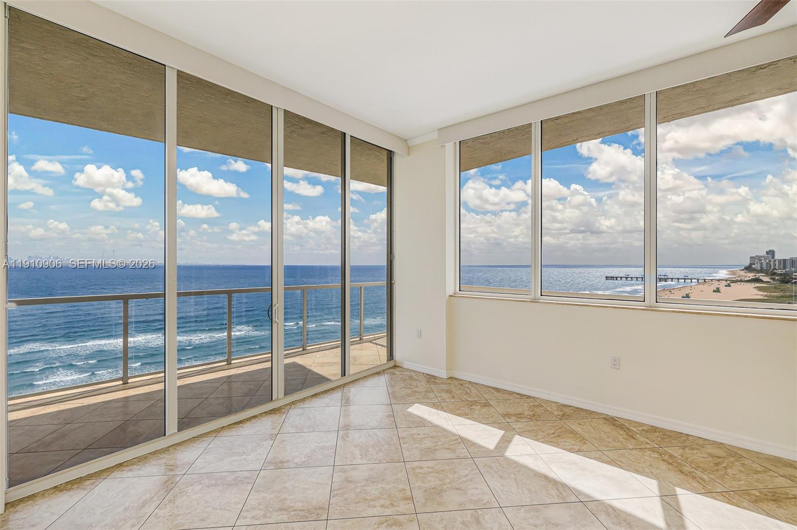 LUNA OCEAN RESIDENCES CON - Residential