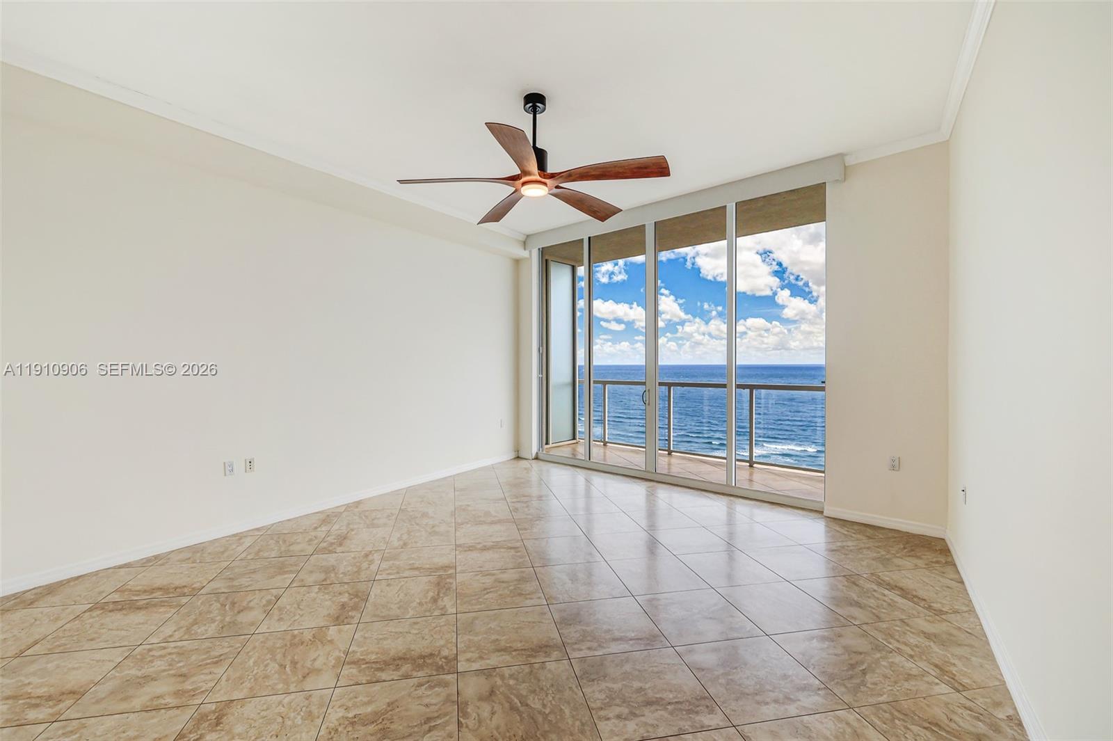 LUNA OCEAN RESIDENCES CON - Residential