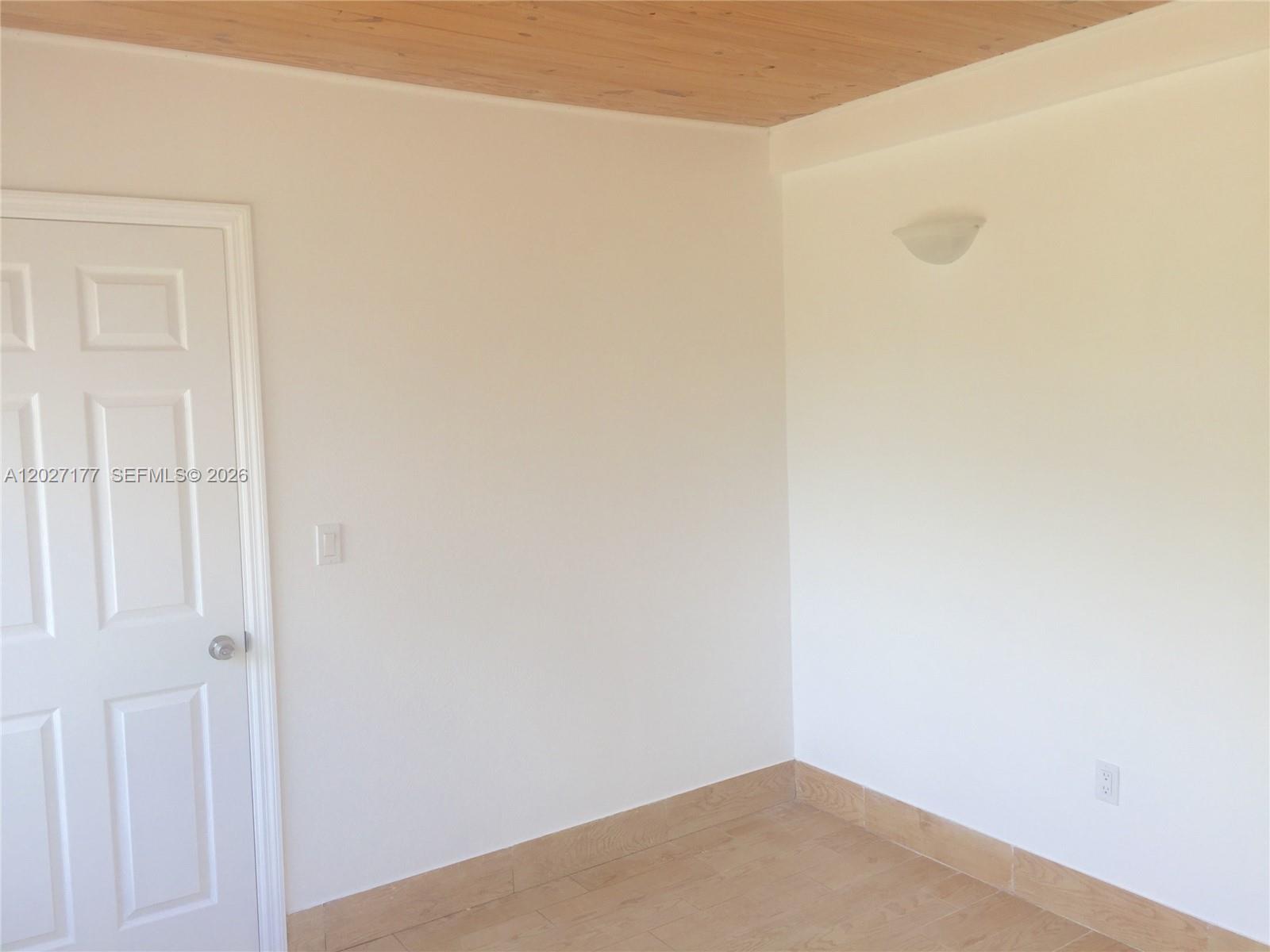 LAKE FOREST SEC 4 - Residential Lease