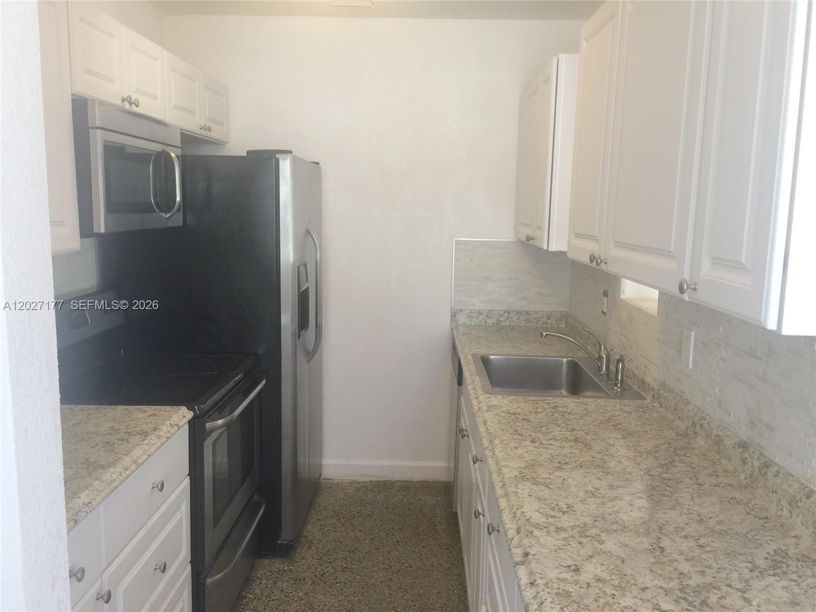 LAKE FOREST SEC 4 - Residential Lease