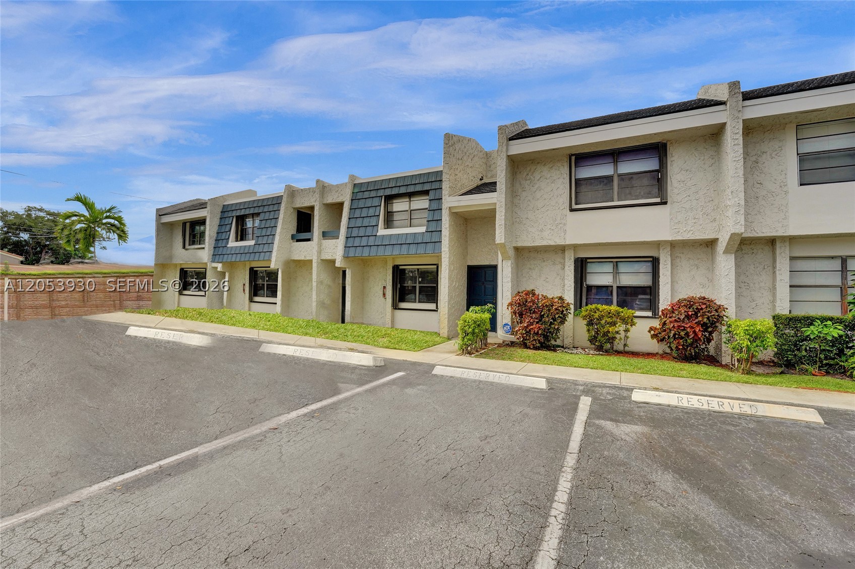 VILLAS OF SHERIDAN CONDO - Residential