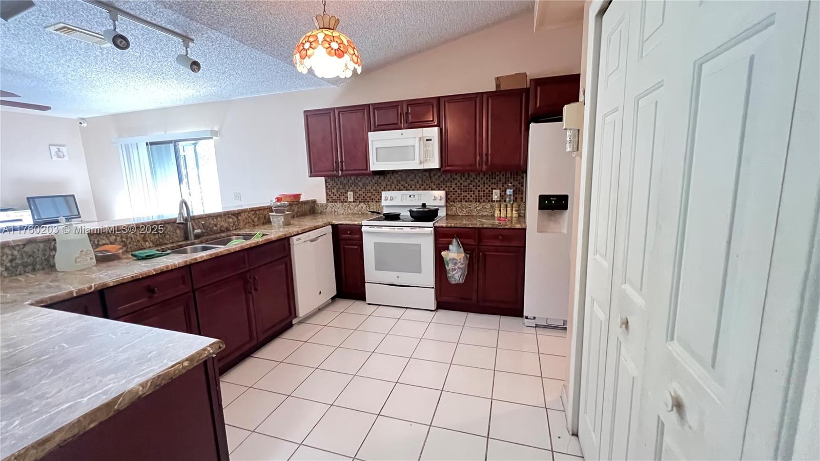 PORT ST LUCIE SECTION 10 - Residential Lease