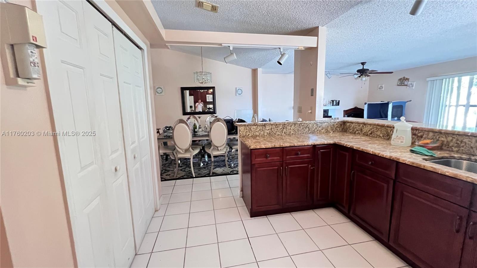 PORT ST LUCIE SECTION 10 - Residential Lease