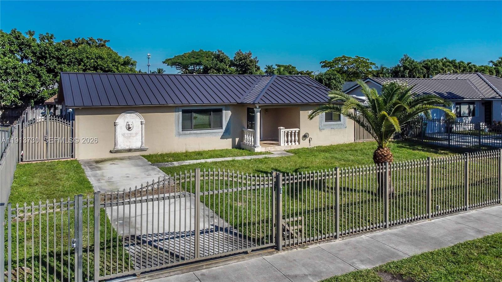 Property must be sold AS IS. Property has open lien, only ACCEPTING CASH OFFERS.