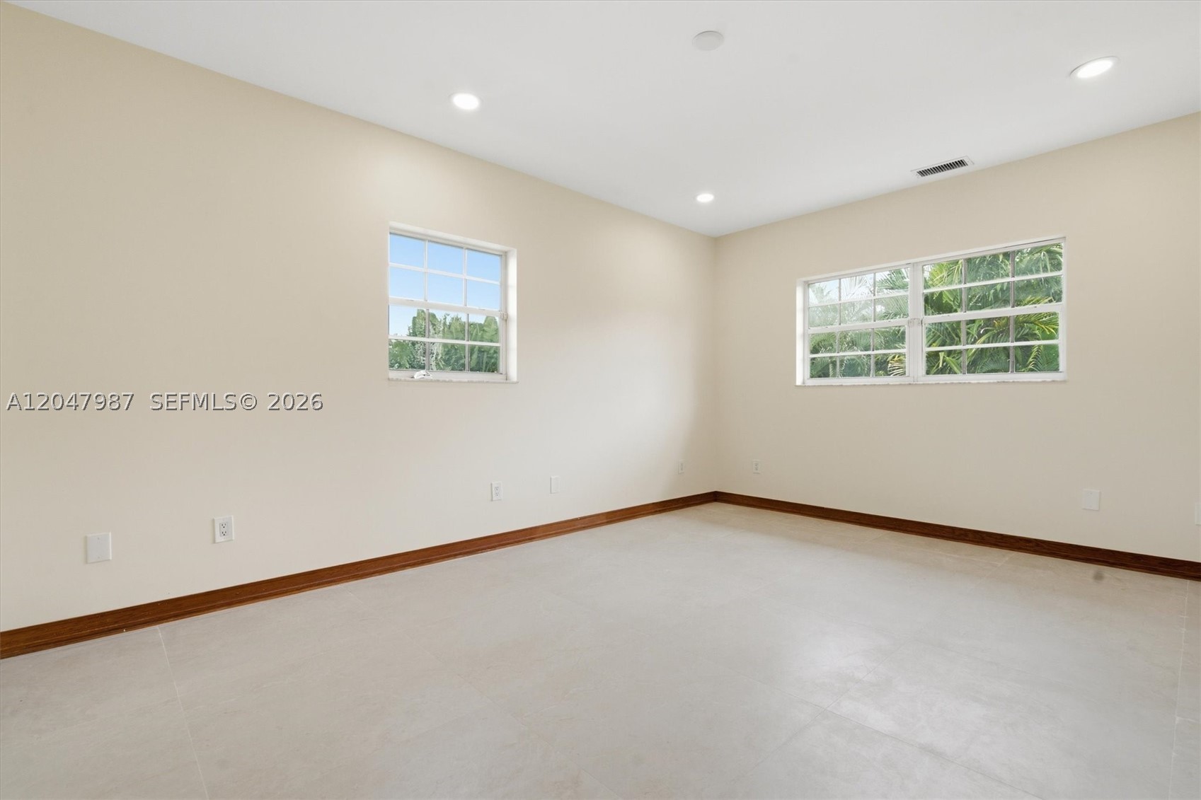 1ST ADDN TO ROYAL OAKS - Residential Lease