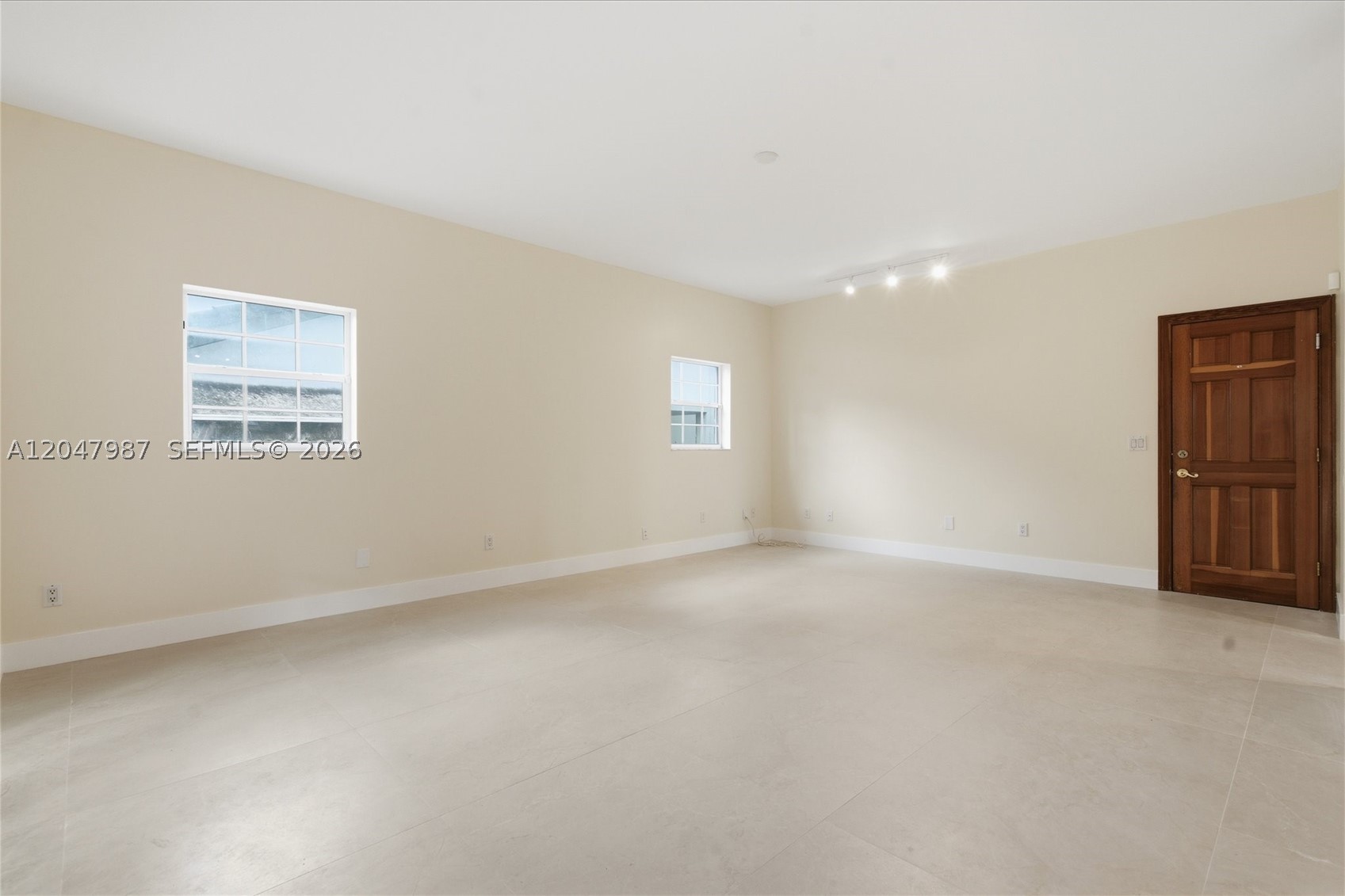 1ST ADDN TO ROYAL OAKS - Residential Lease