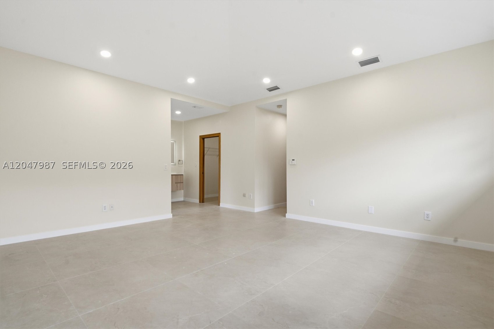 1ST ADDN TO ROYAL OAKS - Residential Lease