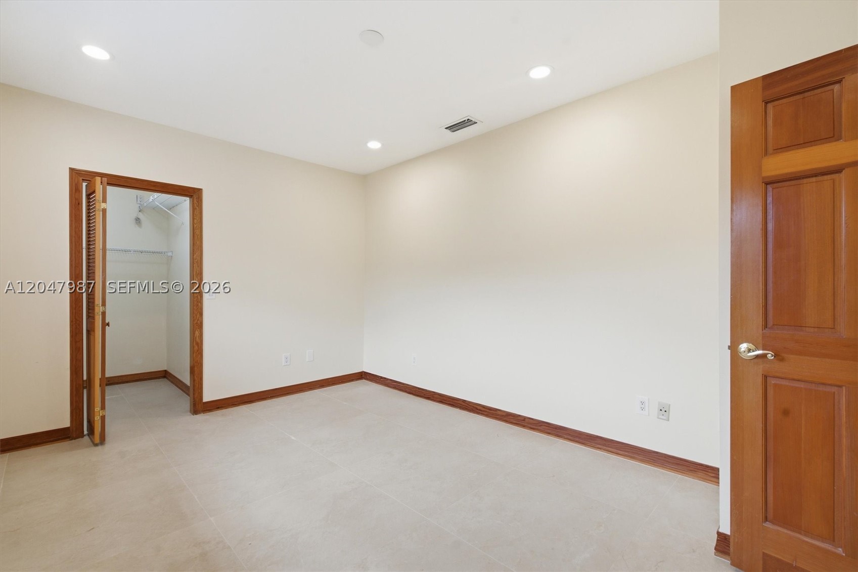 1ST ADDN TO ROYAL OAKS - Residential Lease