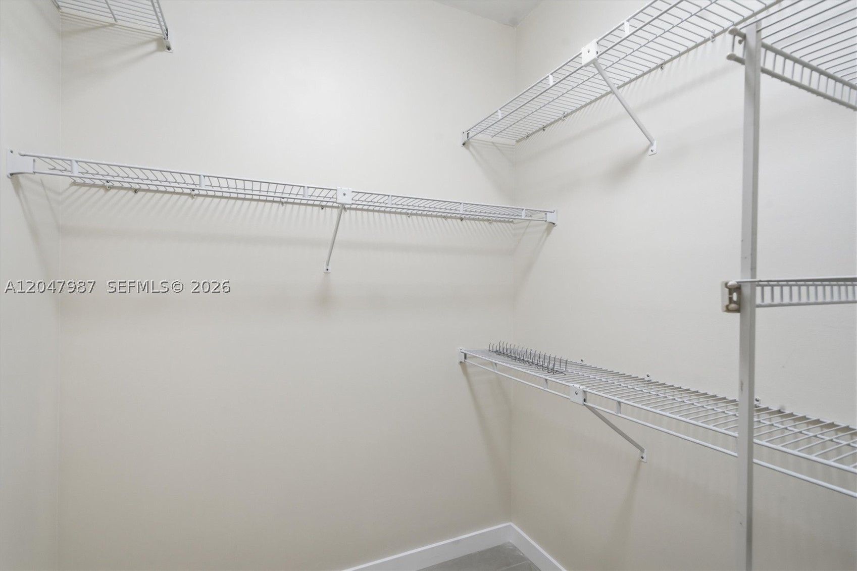 1ST ADDN TO ROYAL OAKS - Residential Lease
