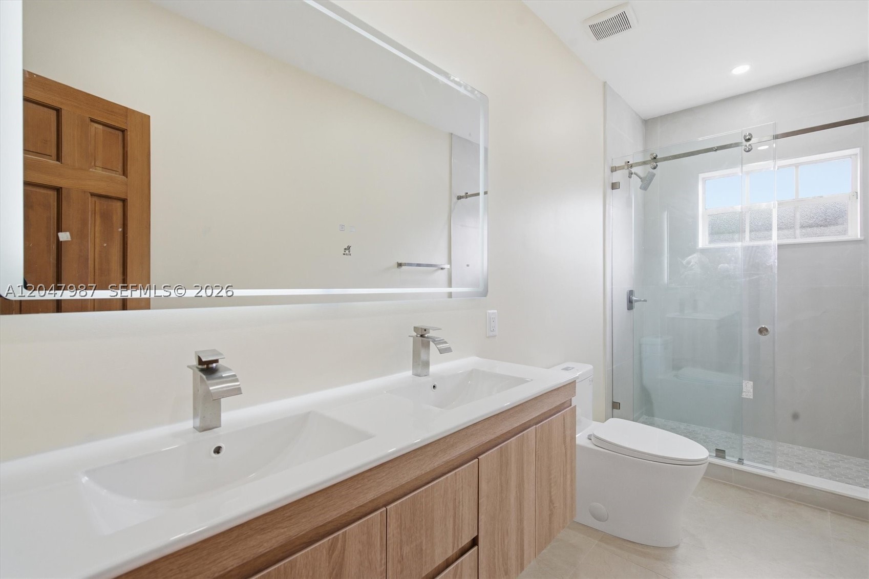 1ST ADDN TO ROYAL OAKS - Residential Lease