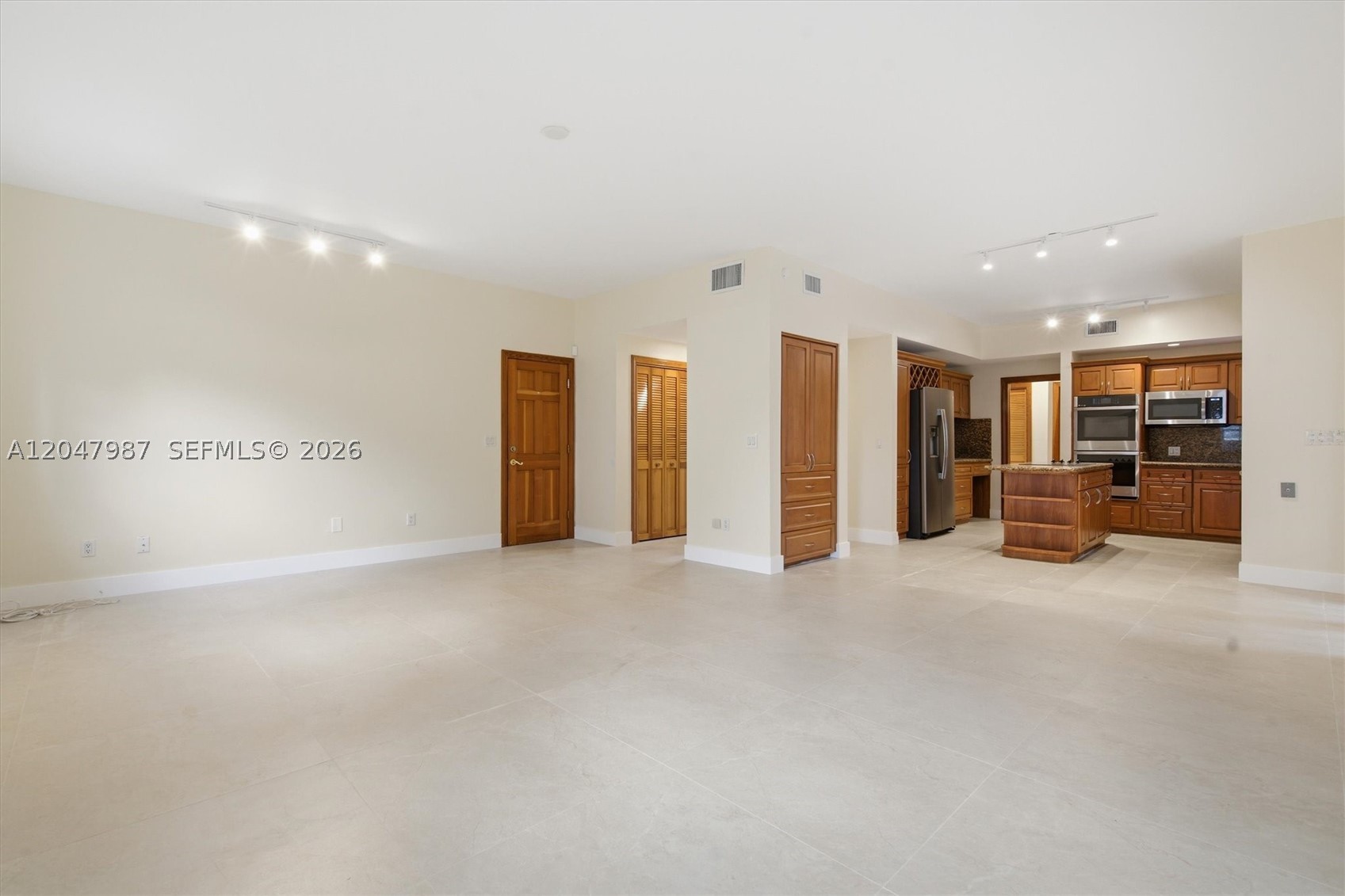 1ST ADDN TO ROYAL OAKS - Residential Lease