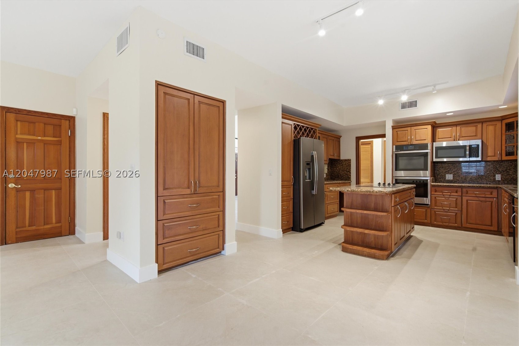 1ST ADDN TO ROYAL OAKS - Residential Lease