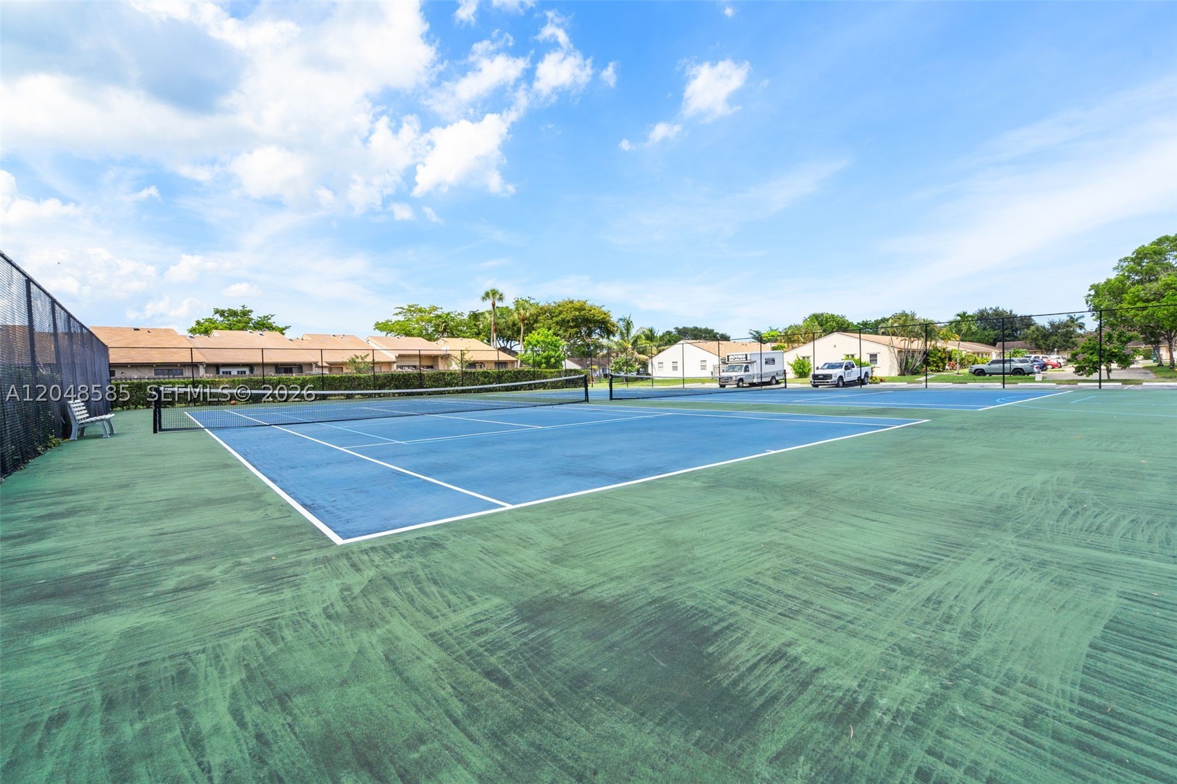 ARROWHEAD GOLF & TENNIS C - Residential