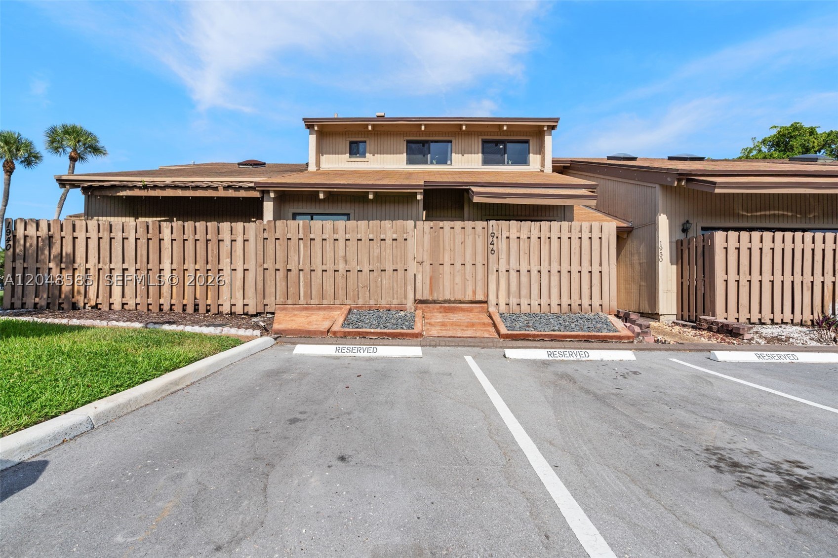 ARROWHEAD GOLF & TENNIS C - Residential