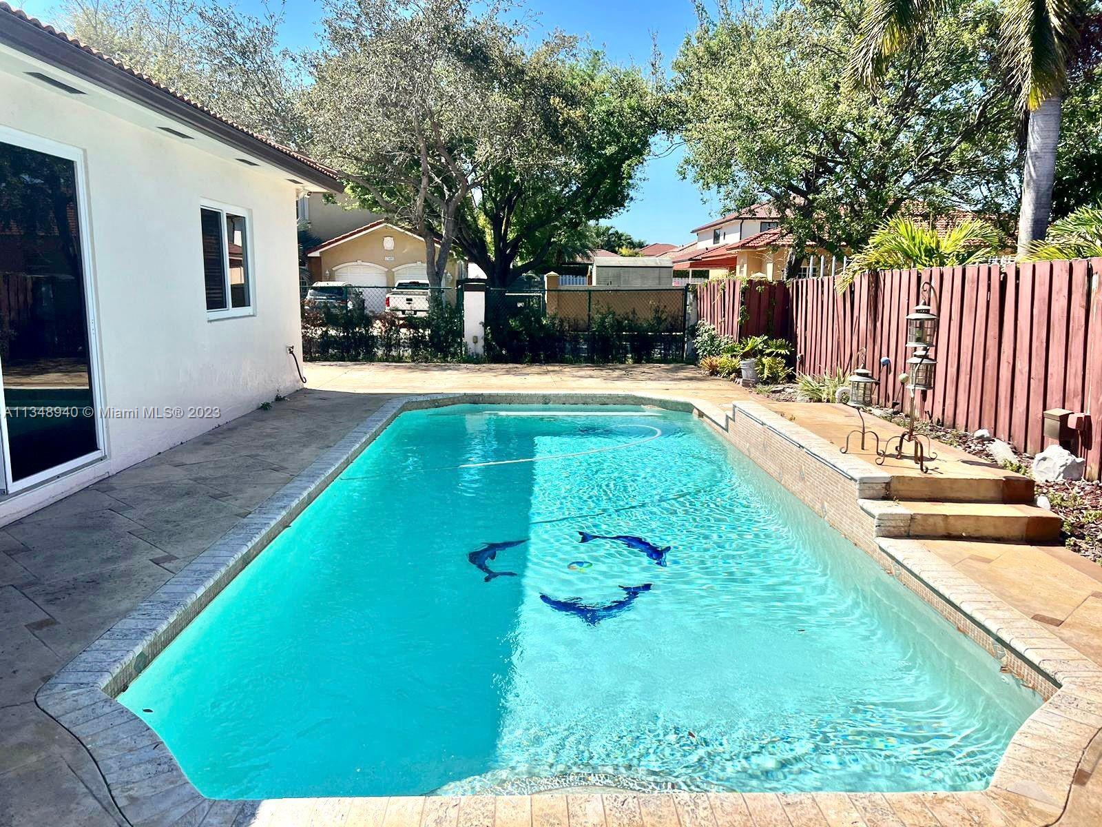 PALM SPRING ESTATES - Residential Lease