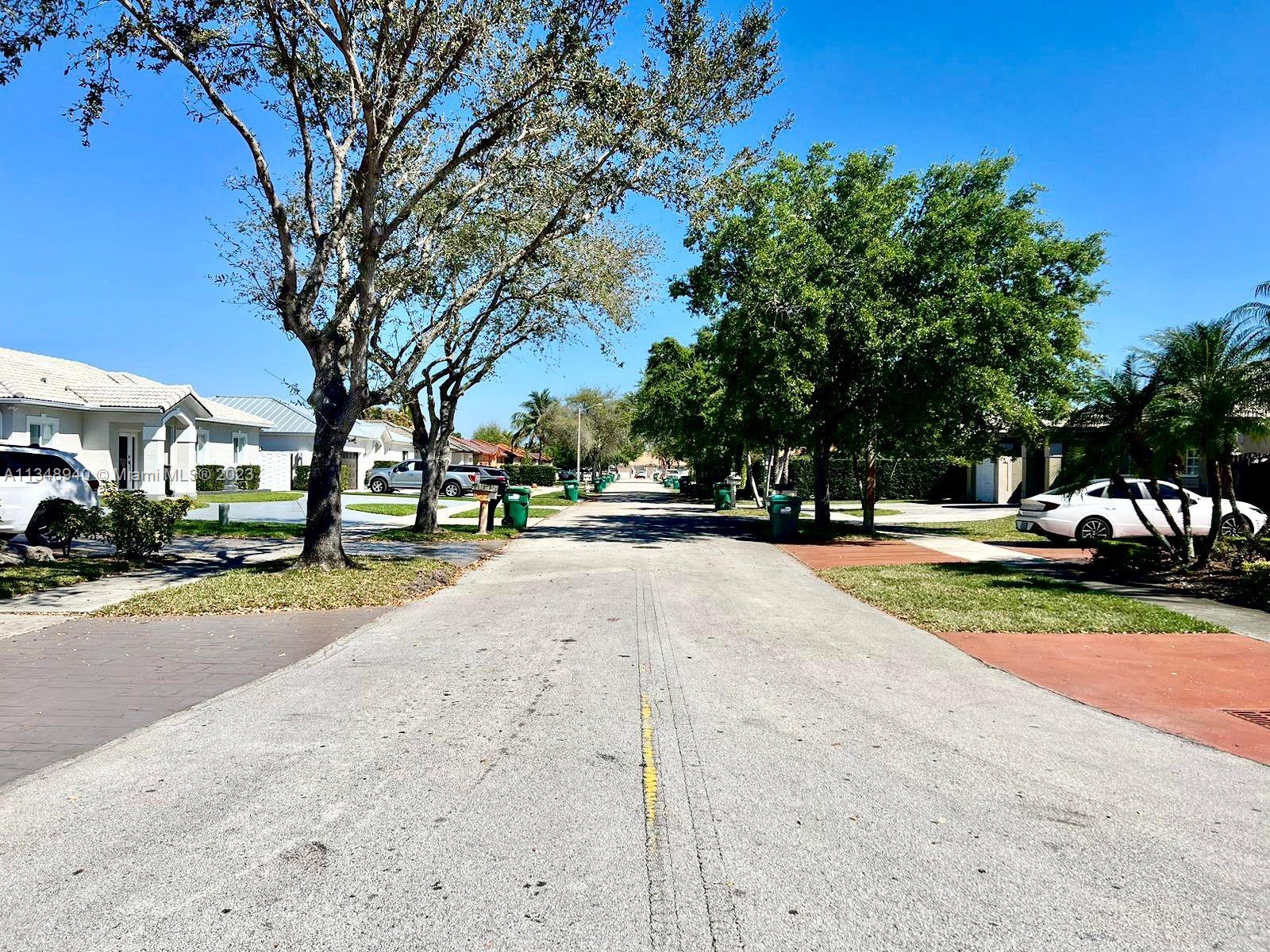 PALM SPRING ESTATES - Residential Lease
