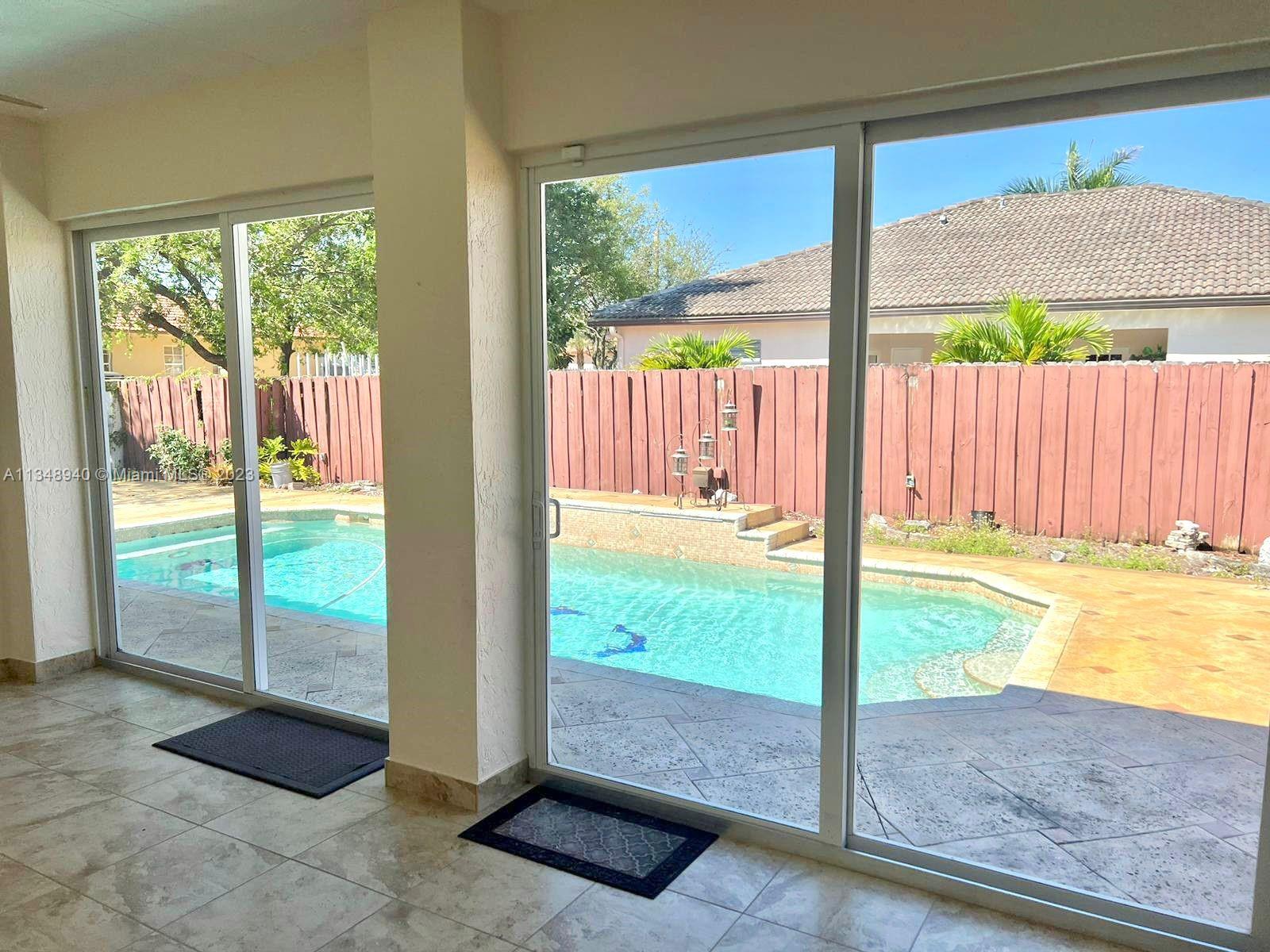 PALM SPRING ESTATES - Residential Lease
