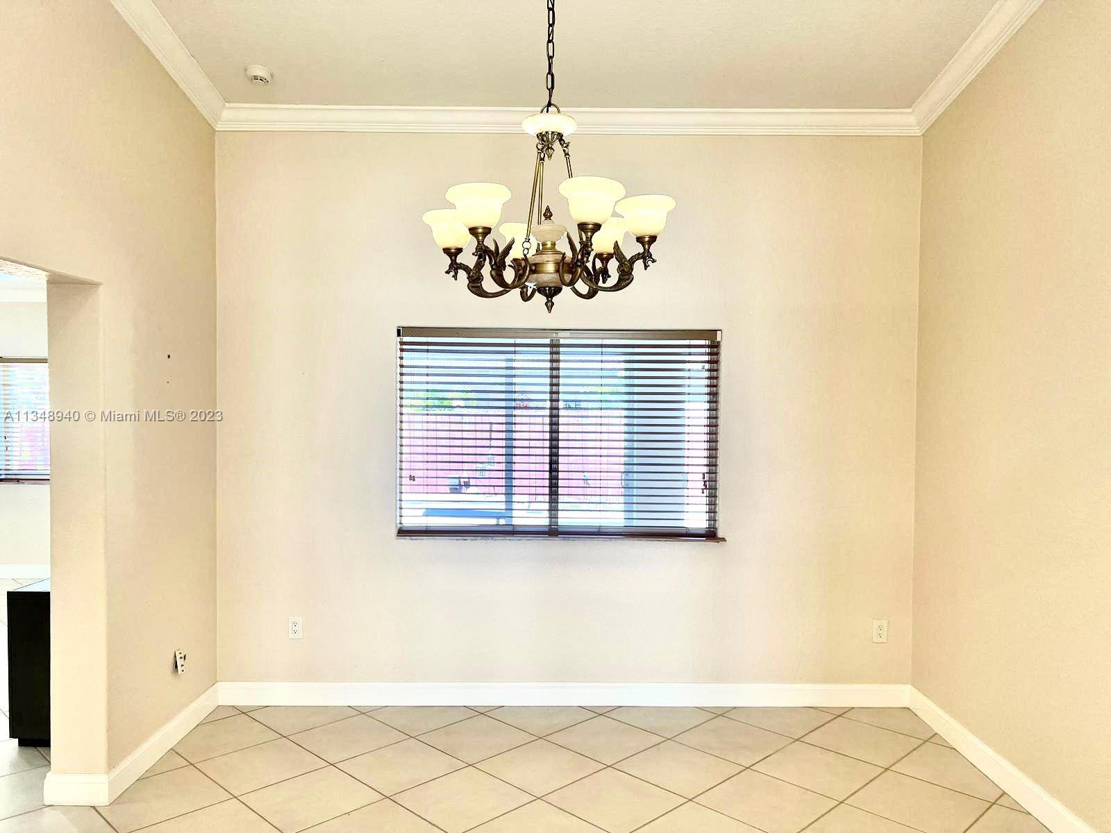 PALM SPRING ESTATES - Residential Lease