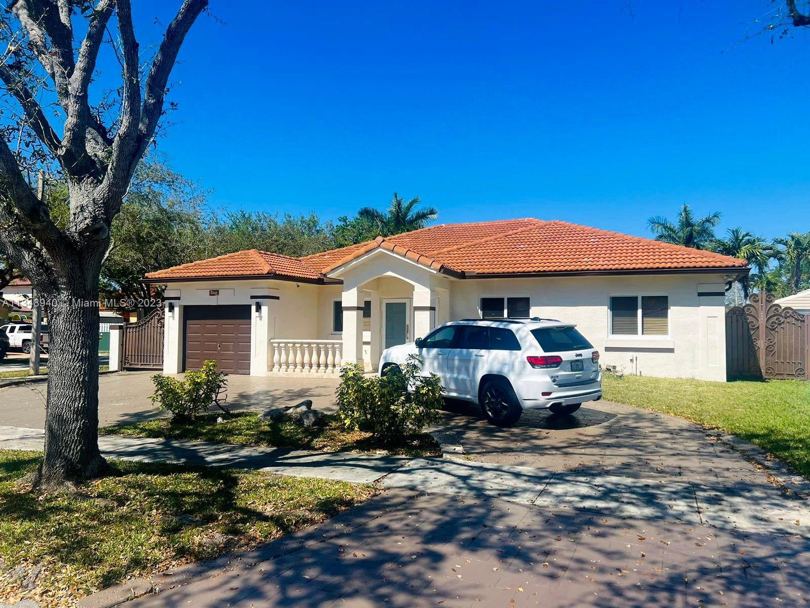 PALM SPRING ESTATES - Residential Lease